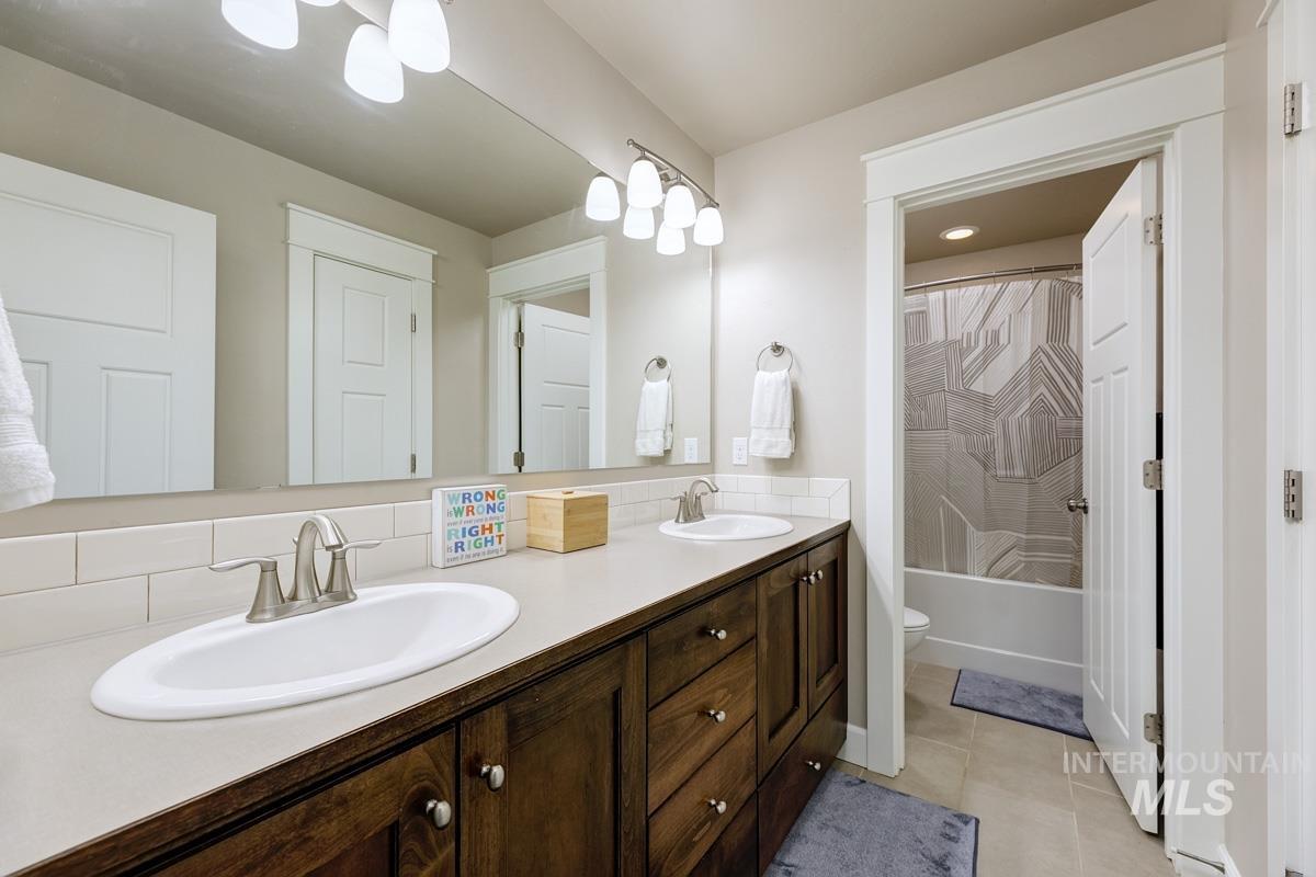 5855 N Channing Way, Meridian, Idaho 83646, 5 Bedrooms, 3 Bathrooms, Residential For Sale, Price $799,900, 98992527