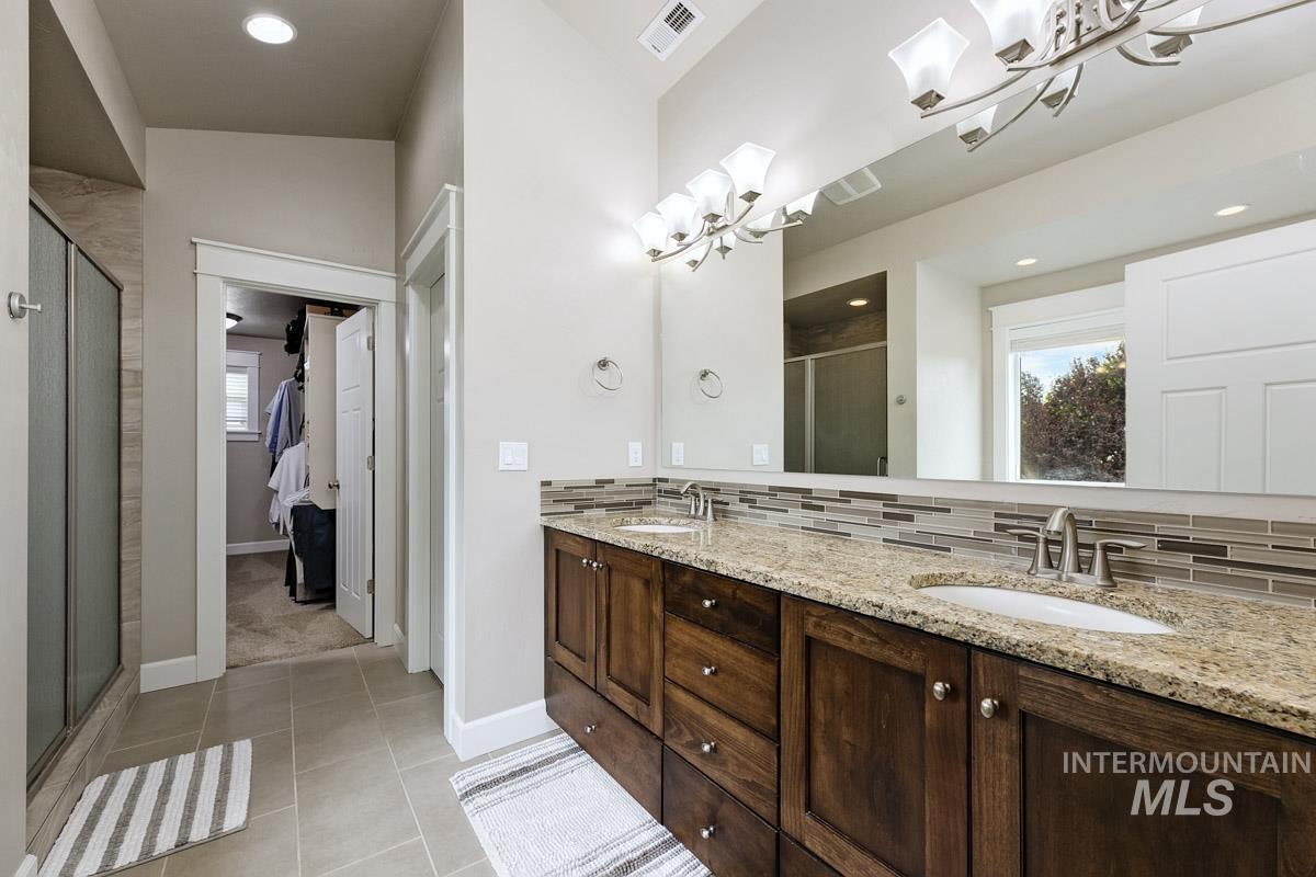 5855 N Channing Way, Meridian, Idaho 83646, 5 Bedrooms, 3 Bathrooms, Residential For Sale, Price $799,900, 98992527