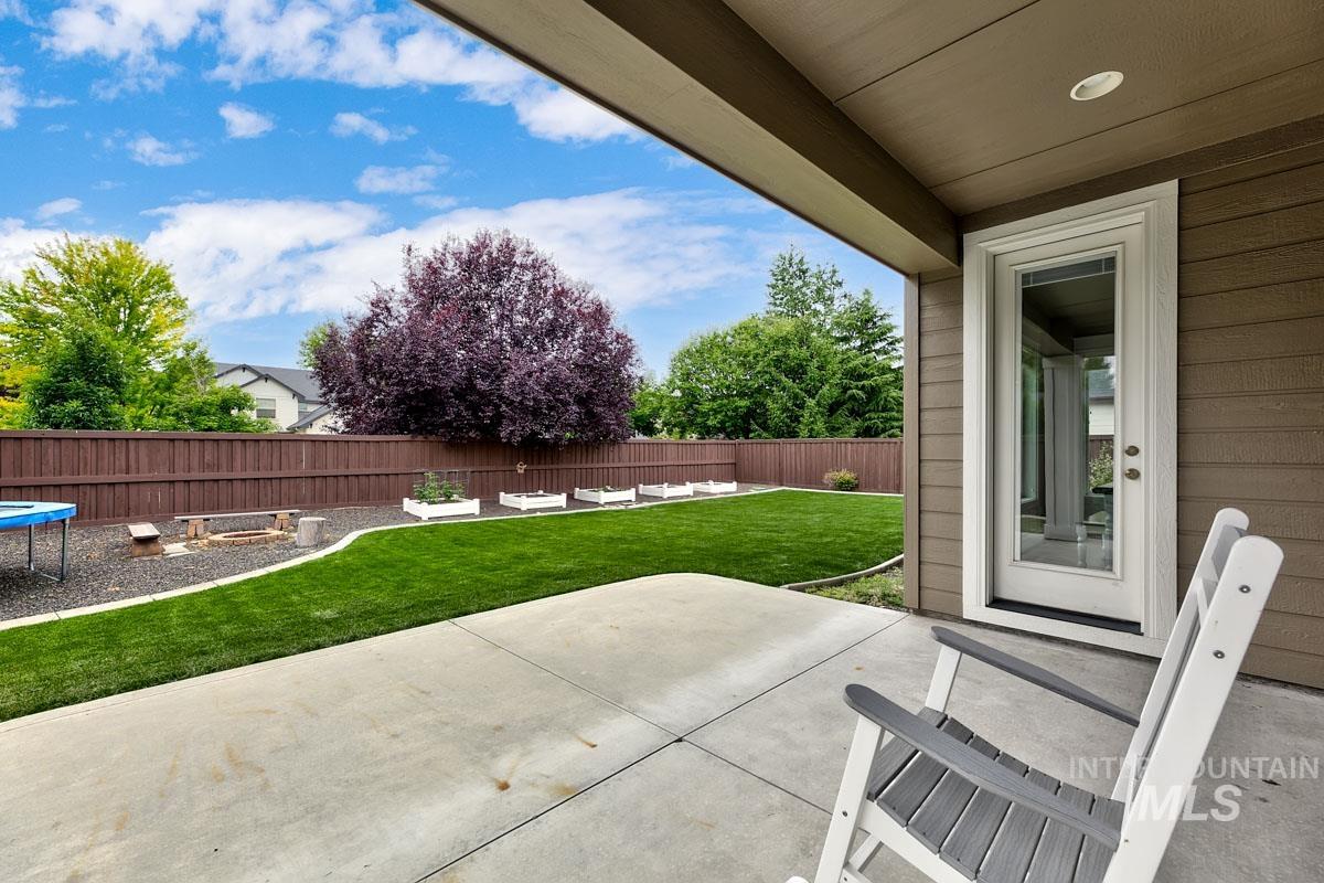 5855 N Channing Way, Meridian, Idaho 83646, 5 Bedrooms, 3 Bathrooms, Residential For Sale, Price $799,900, 98992527