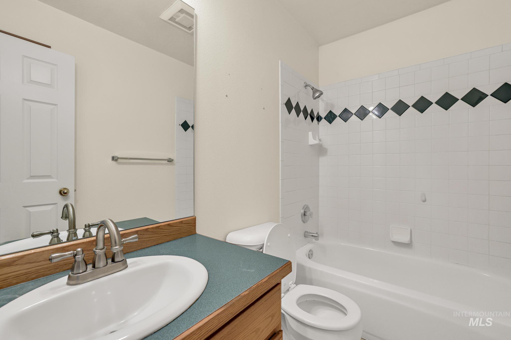 183 Rainbow Dr, Jerome, Idaho 83301, 3 Bedrooms, 2 Bathrooms, Residential For Sale, Price $445,000, 98992529