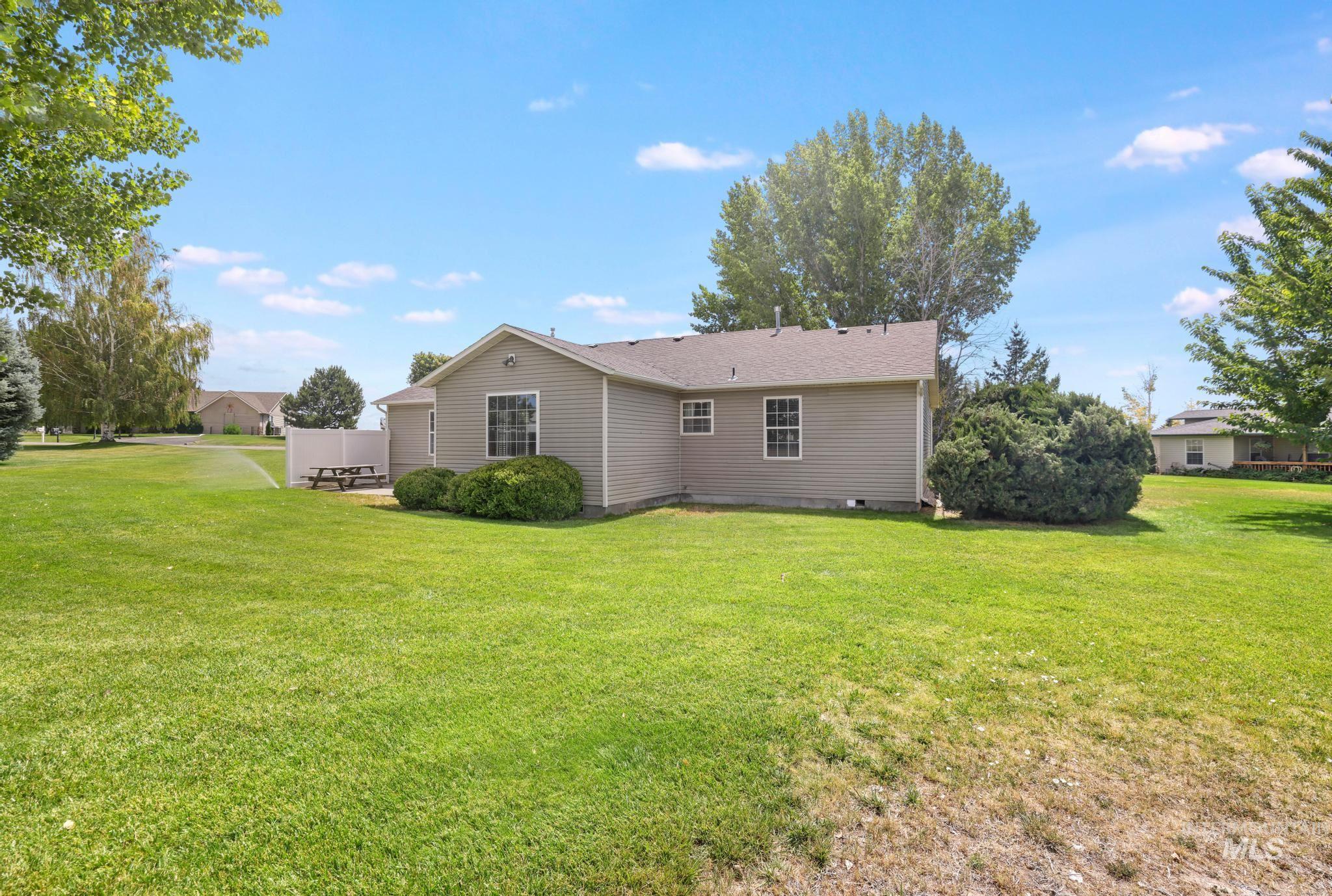 183 Rainbow Dr, Jerome, Idaho 83301, 3 Bedrooms, 2 Bathrooms, Residential For Sale, Price $445,000, 98992529