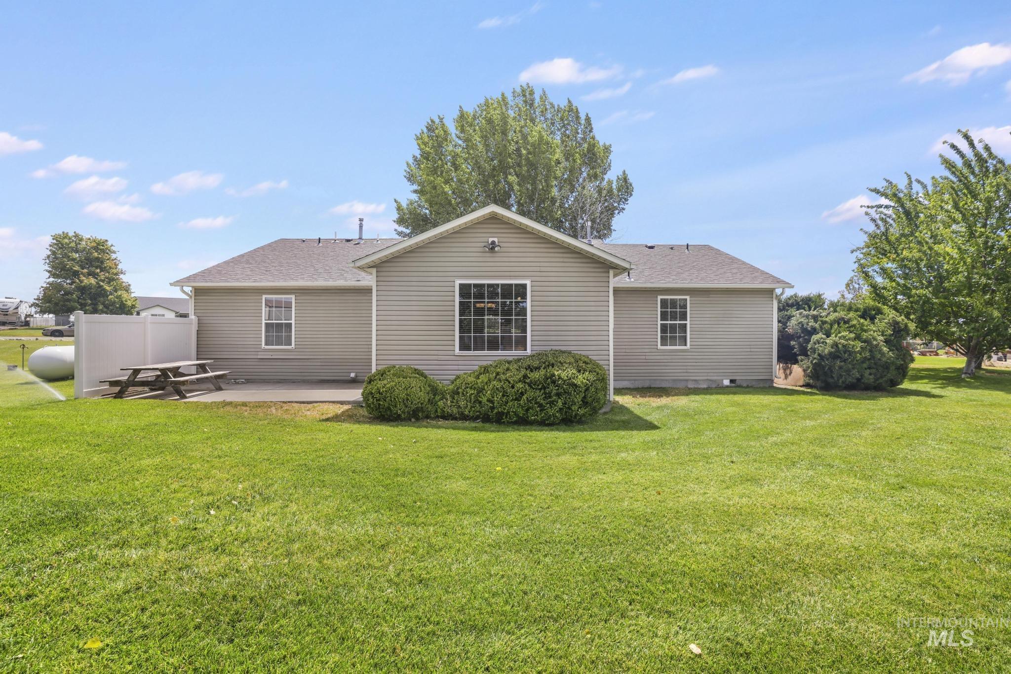 183 Rainbow Dr, Jerome, Idaho 83301, 3 Bedrooms, 2 Bathrooms, Residential For Sale, Price $445,000, 98992529