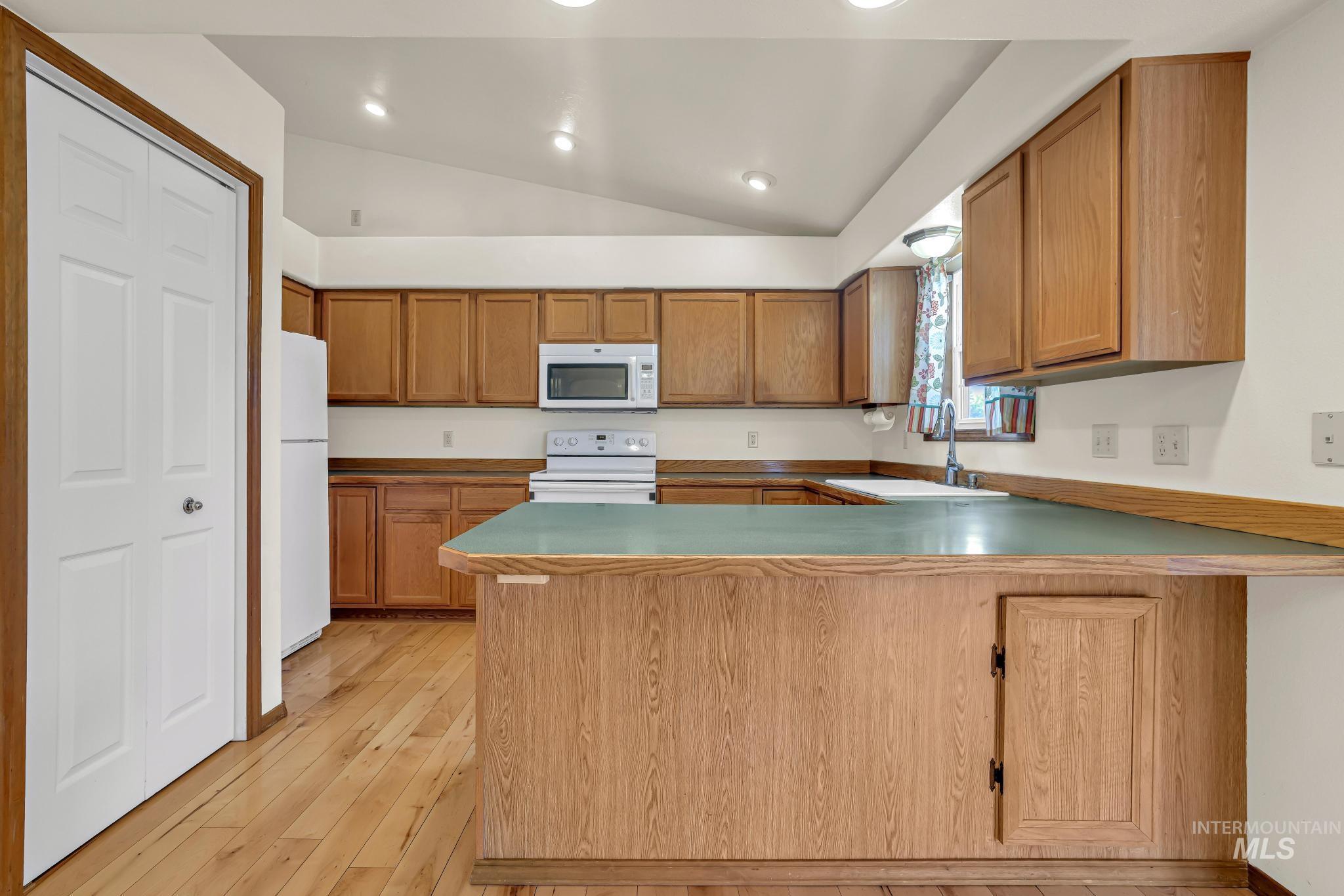183 Rainbow Dr, Jerome, Idaho 83301, 3 Bedrooms, 2 Bathrooms, Residential For Sale, Price $445,000, 98992529