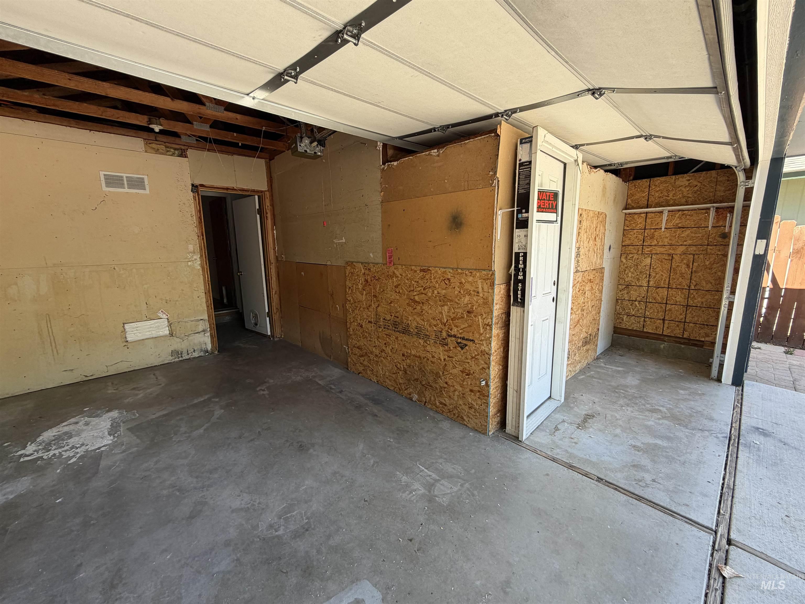 7086 W Belhaven Dr, Boise, Idaho 83714, 3 Bedrooms, 1 Bathroom, Residential For Sale, Price $299,000,MLS 98992532