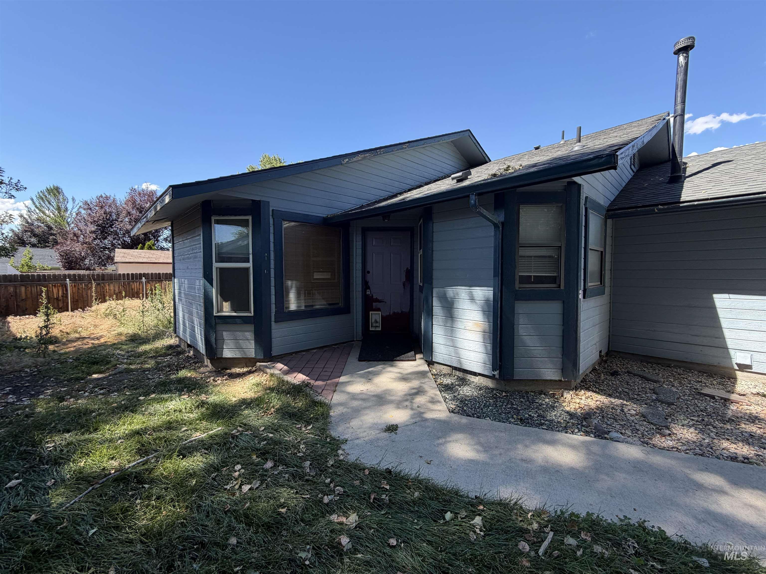 7086 W Belhaven Dr, Boise, Idaho 83714, 3 Bedrooms, 1 Bathroom, Residential For Sale, Price $299,000,MLS 98992532