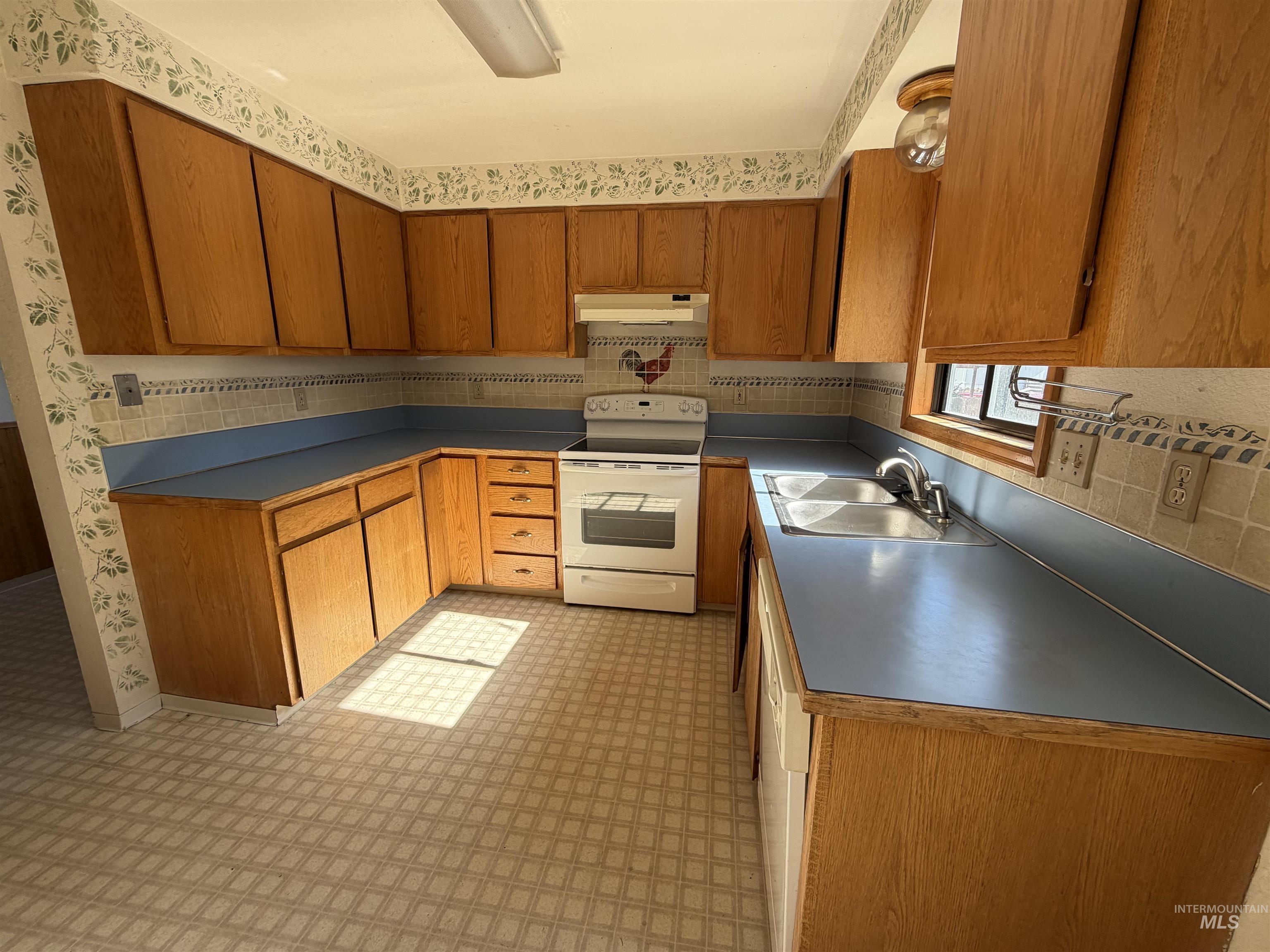 2506 N 32nd Street, Boise, Idaho 83703, 3 Bedrooms, 2 Bathrooms, Residential For Sale, Price $499,000,MLS 98992535