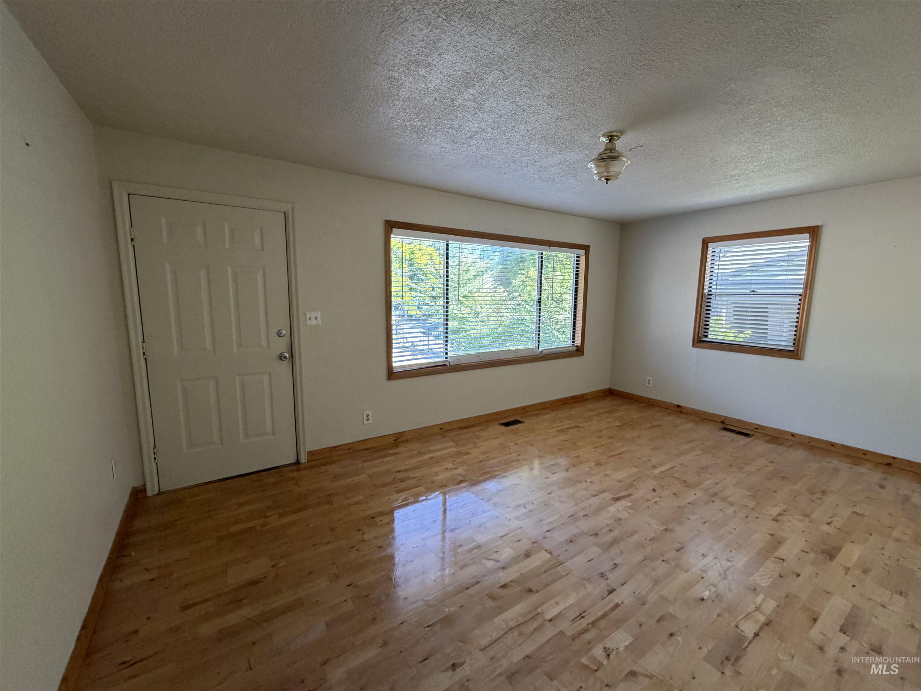 2506 N 32nd Street, Boise, Idaho 83703, 3 Bedrooms, 2 Bathrooms, Residential For Sale, Price $499,000,MLS 98992535