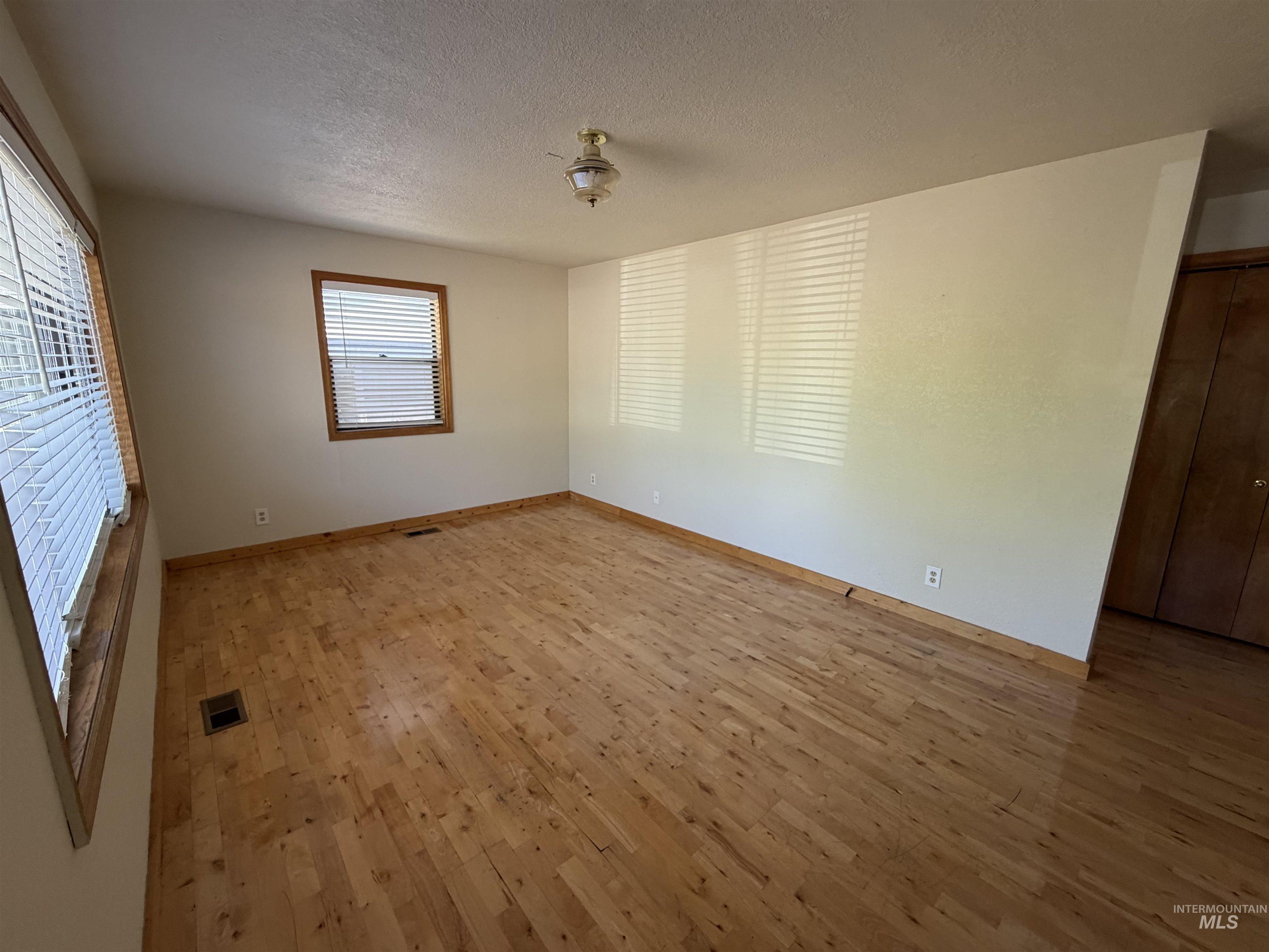 2506 N 32nd Street, Boise, Idaho 83703, 3 Bedrooms, 2 Bathrooms, Residential For Sale, Price $499,000,MLS 98992535