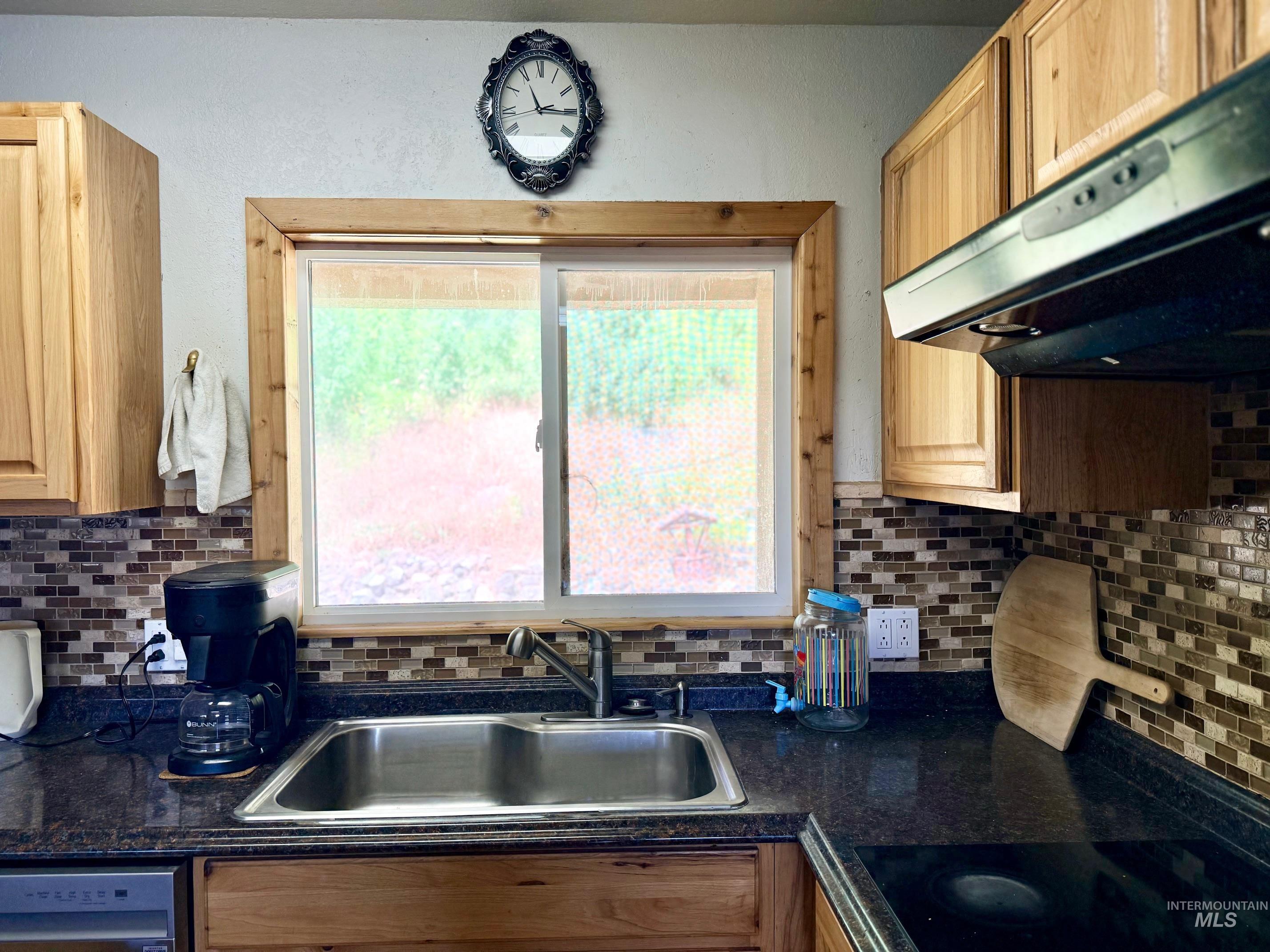 35322 River Rd, Lenore, Idaho 83541, 3 Bedrooms, 2 Bathrooms, Residential For Sale, Price $525,000,MLS 98992536