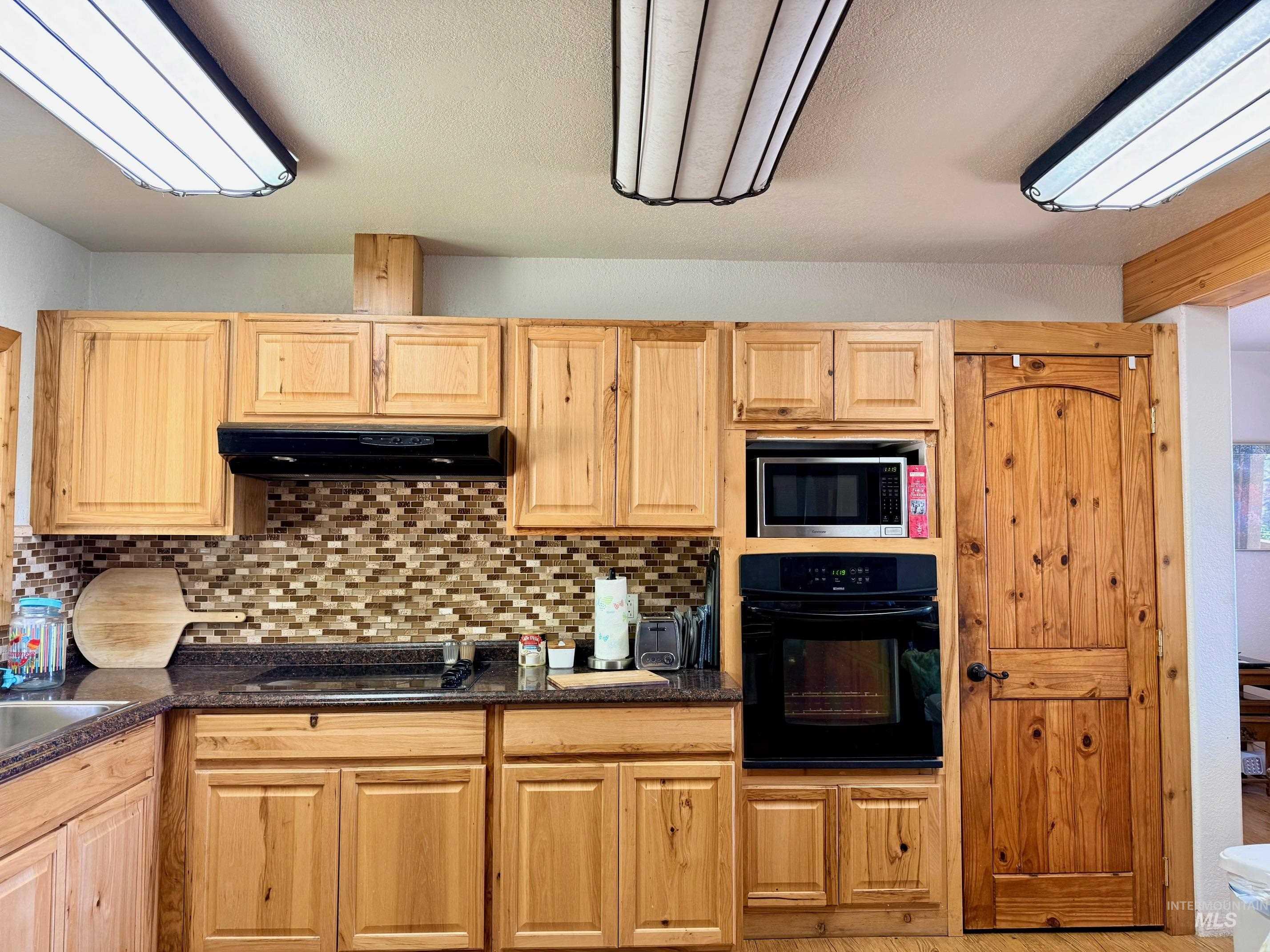 35322 River Rd, Lenore, Idaho 83541, 3 Bedrooms, 2 Bathrooms, Residential For Sale, Price $525,000,MLS 98992536