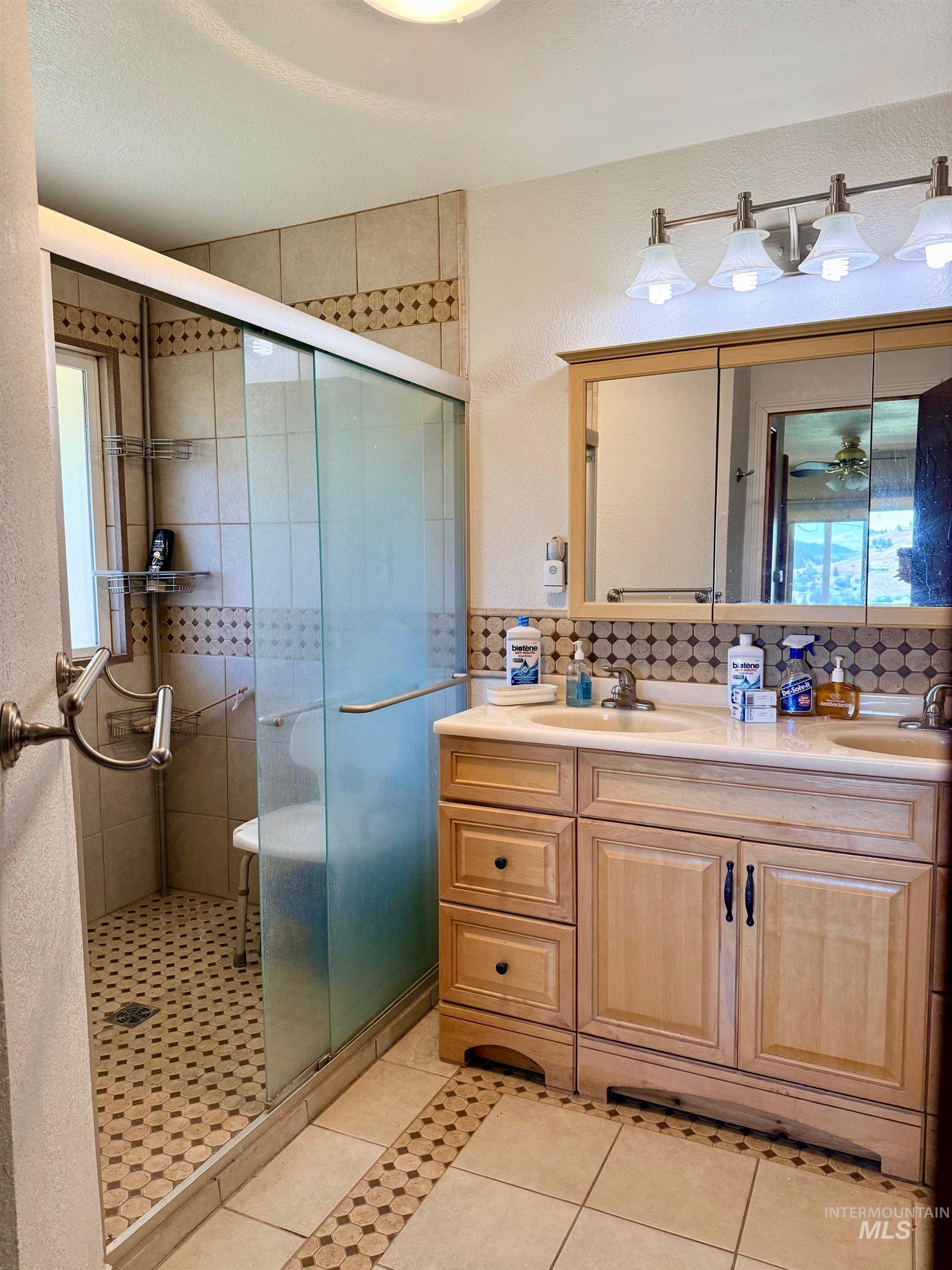 35322 River Rd, Lenore, Idaho 83541, 3 Bedrooms, 2 Bathrooms, Residential For Sale, Price $525,000,MLS 98992536