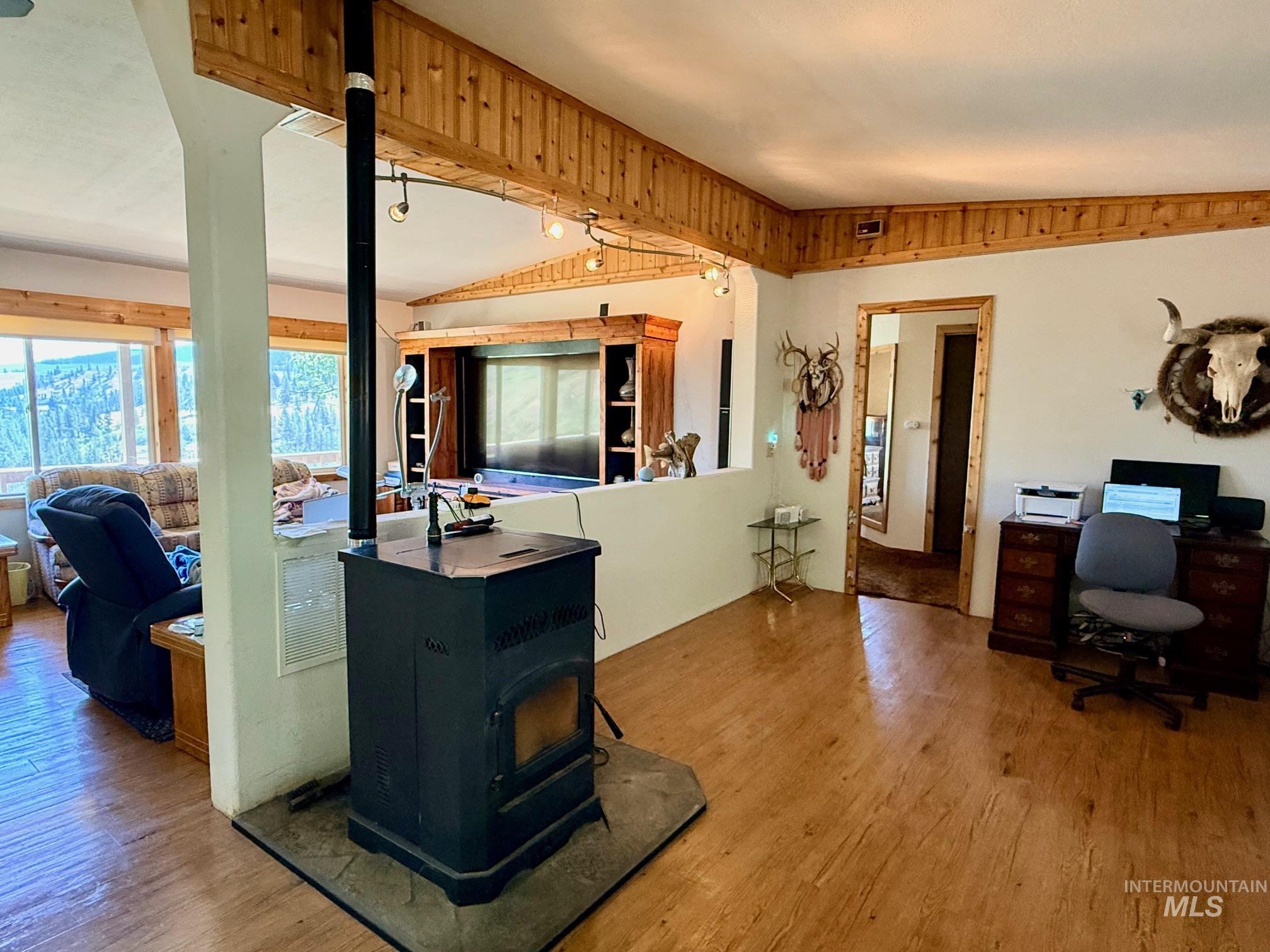 35322 River Rd, Lenore, Idaho 83541, 3 Bedrooms, 2 Bathrooms, Residential For Sale, Price $525,000,MLS 98992536
