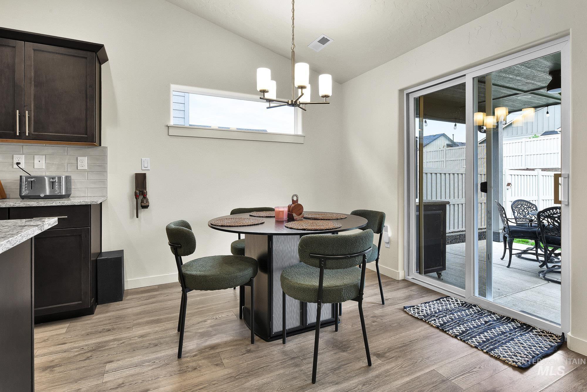 10212 W Trident Ridge Dr, Star, Idaho 83669-6431, 3 Bedrooms, 2 Bathrooms, Residential For Sale, Price $449,000,MLS 98992538
