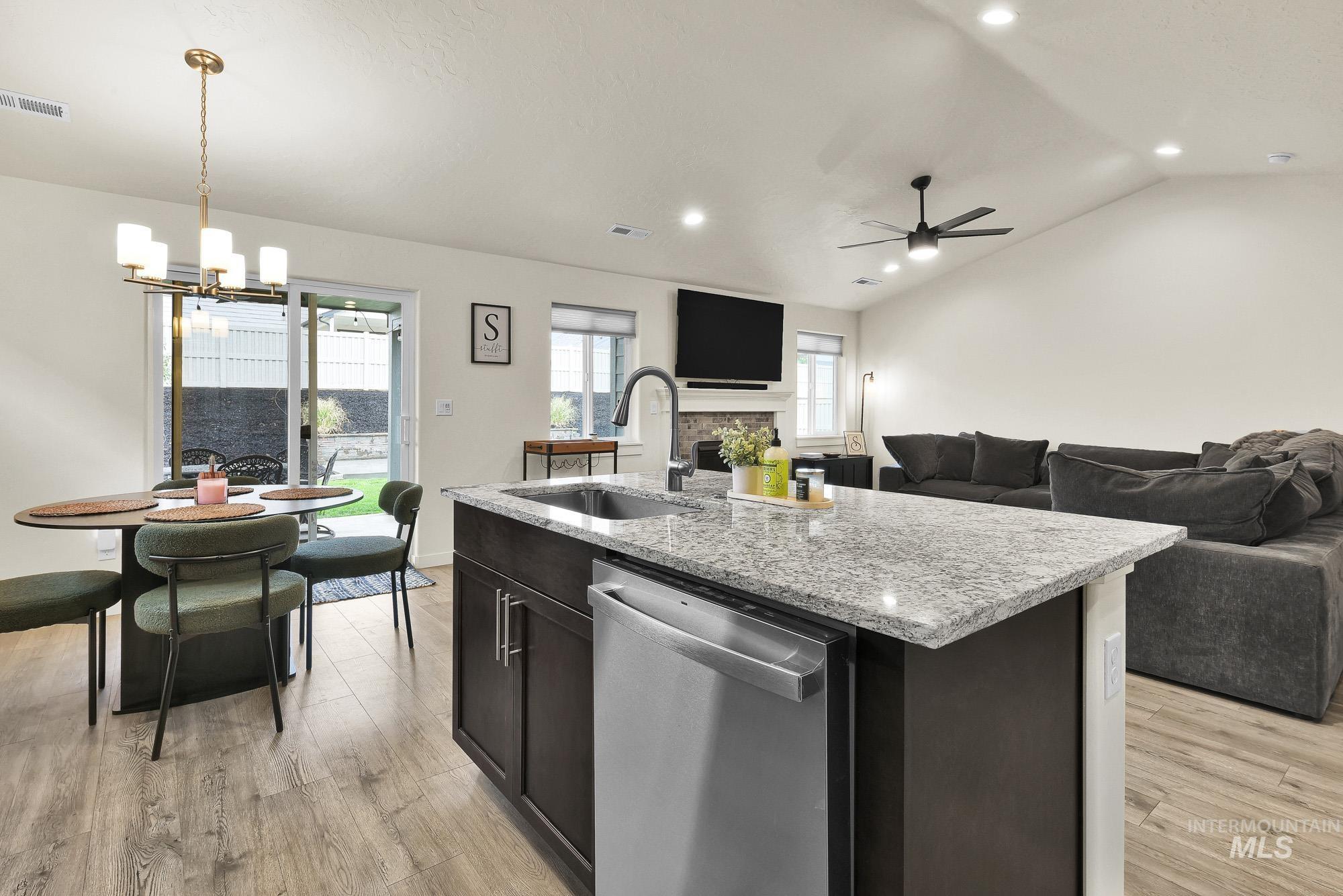 10212 W Trident Ridge Dr, Star, Idaho 83669-6431, 3 Bedrooms, 2 Bathrooms, Residential For Sale, Price $449,000,MLS 98992538