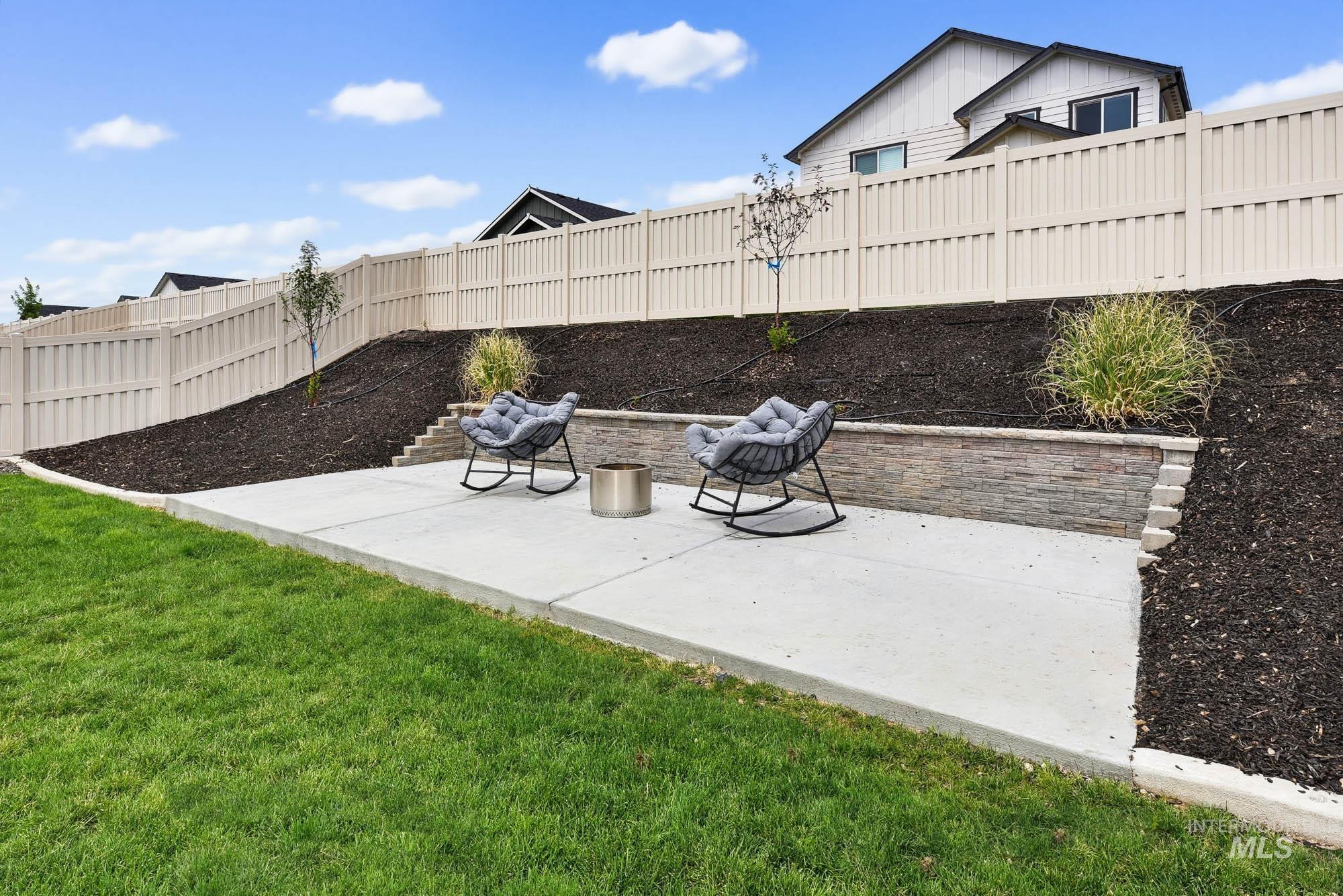 10212 W Trident Ridge Dr, Star, Idaho 83669-6431, 3 Bedrooms, 2 Bathrooms, Residential For Sale, Price $449,000,MLS 98992538
