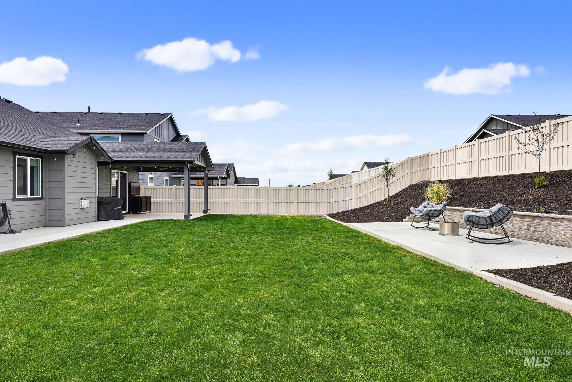 10212 W Trident Ridge Dr, Star, Idaho 83669-6431, 3 Bedrooms, 2 Bathrooms, Residential For Sale, Price $449,000,MLS 98992538