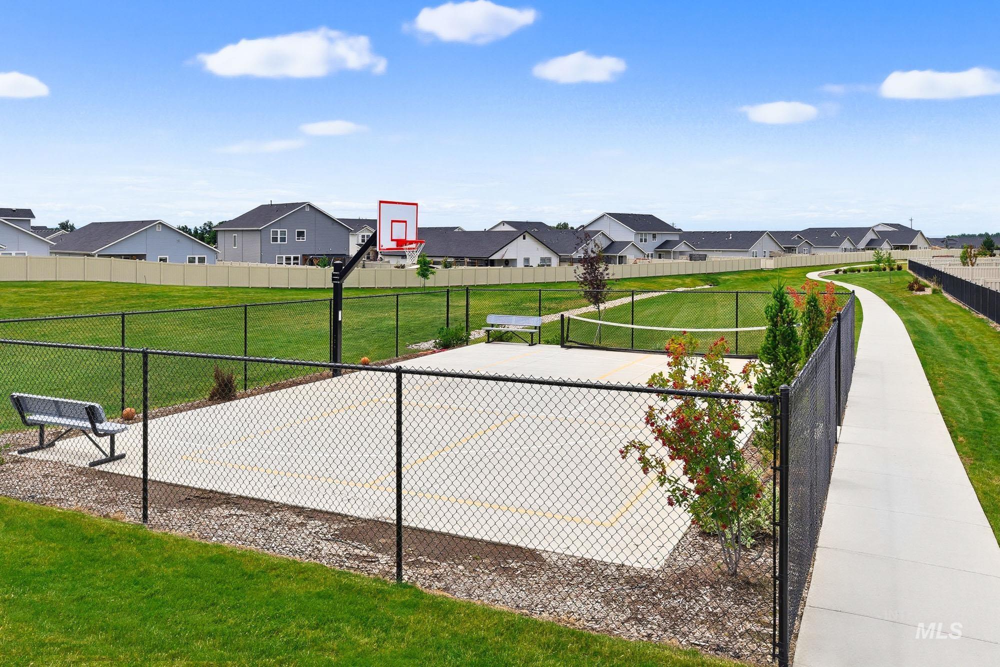 10212 W Trident Ridge Dr, Star, Idaho 83669-6431, 3 Bedrooms, 2 Bathrooms, Residential For Sale, Price $449,000,MLS 98992538