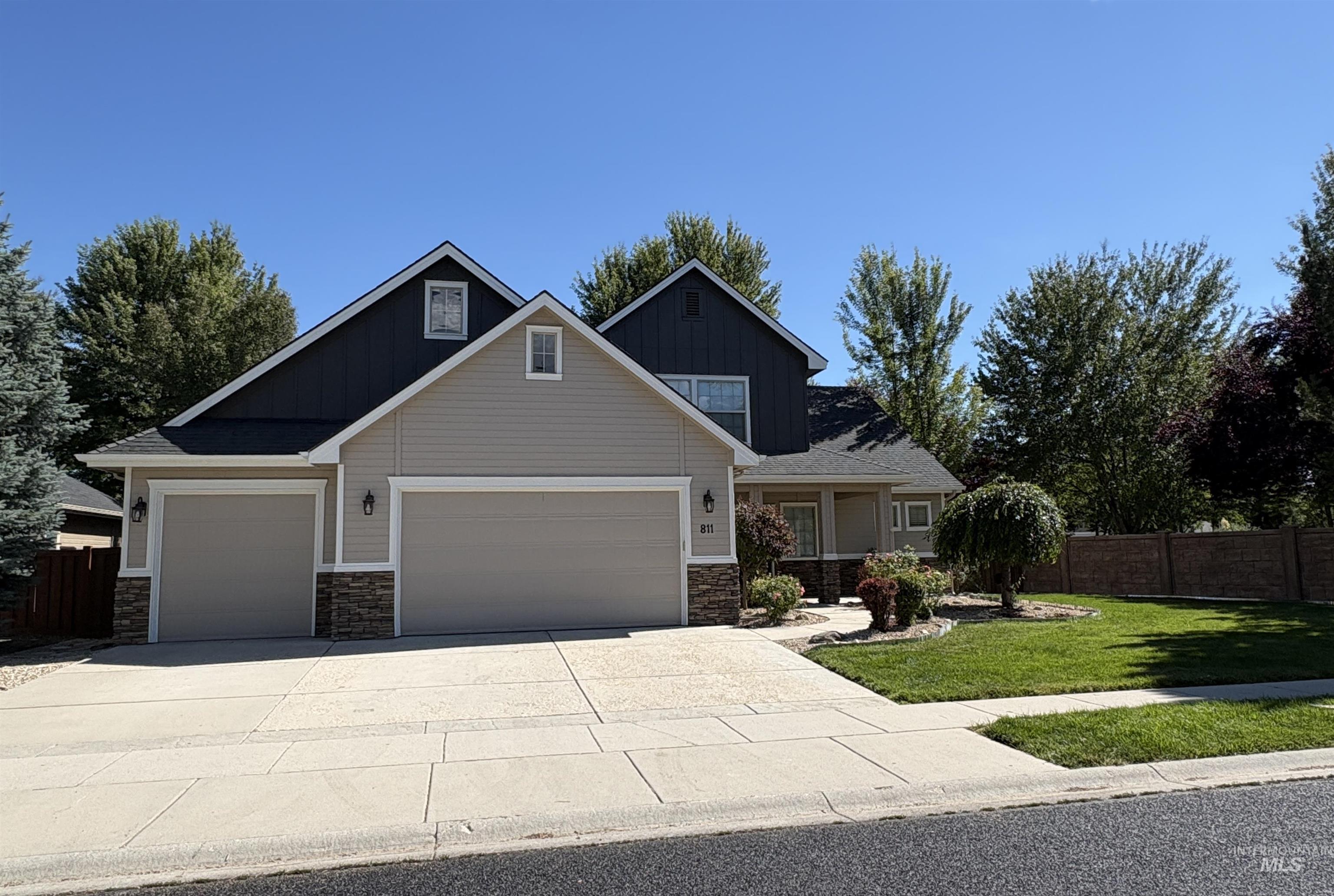 811 E Silver Torch, Meridian, Idaho 83646, 4 Bedrooms, 2.5 Bathrooms, Residential For Sale, Price $675,000,MLS 98992540