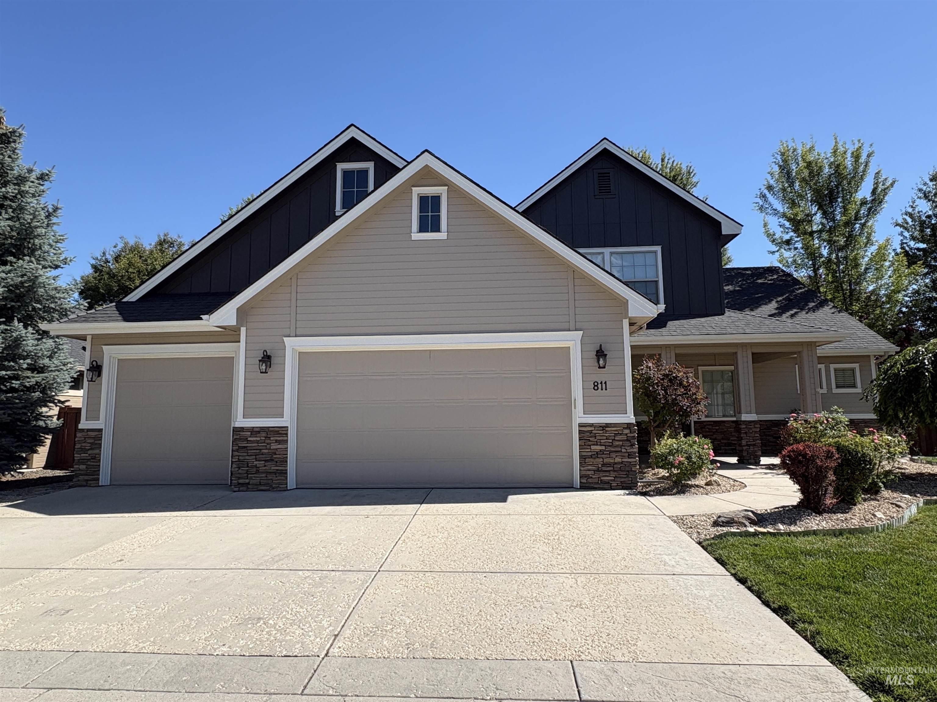 811 E Silver Torch, Meridian, Idaho 83646, 4 Bedrooms, 2.5 Bathrooms, Residential For Sale, Price $675,000,MLS 98992540