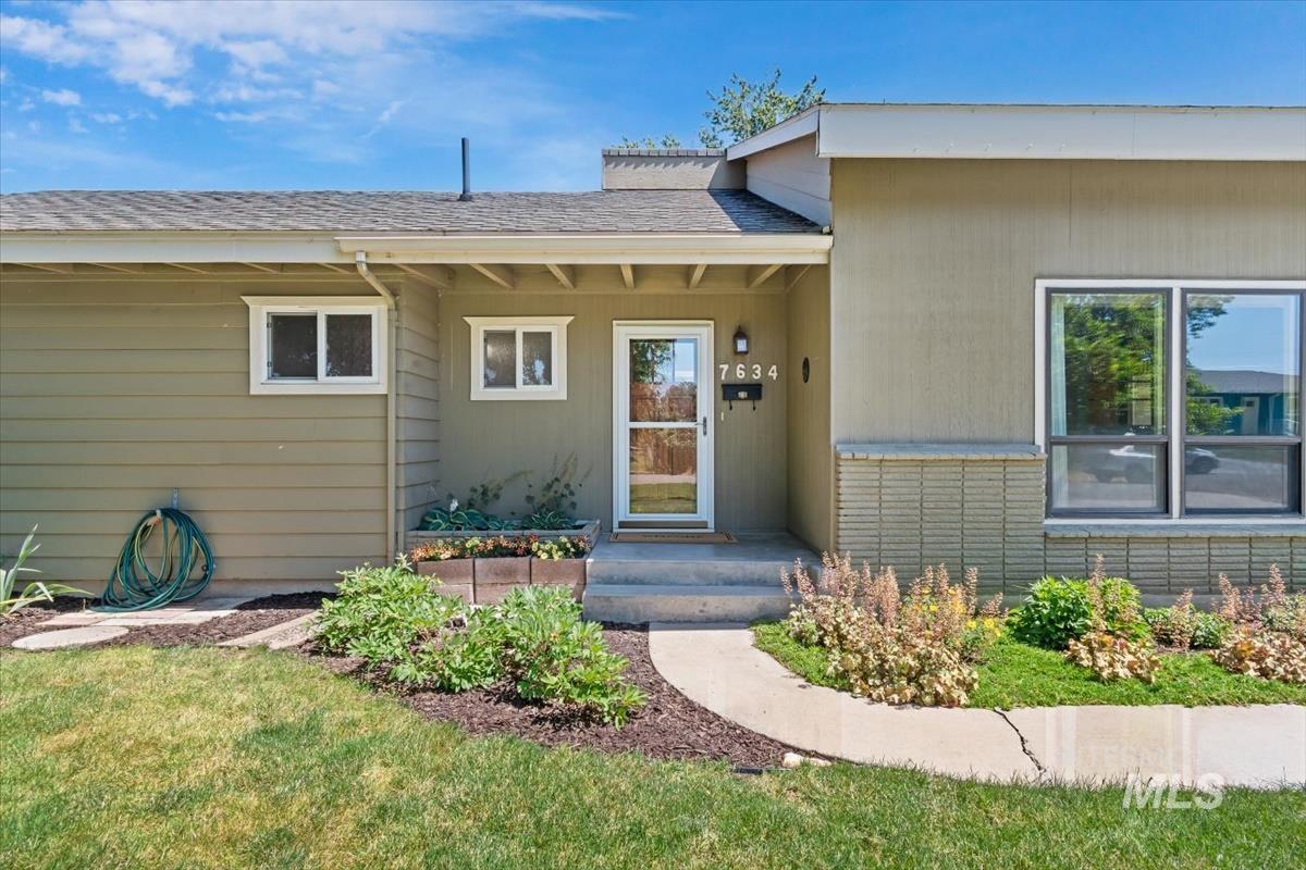 7634 W Cambridge Dr, Boise, Idaho 83704, 4 Bedrooms, 1.5 Bathrooms, Residential For Sale, Price $485,000,MLS 98992542
