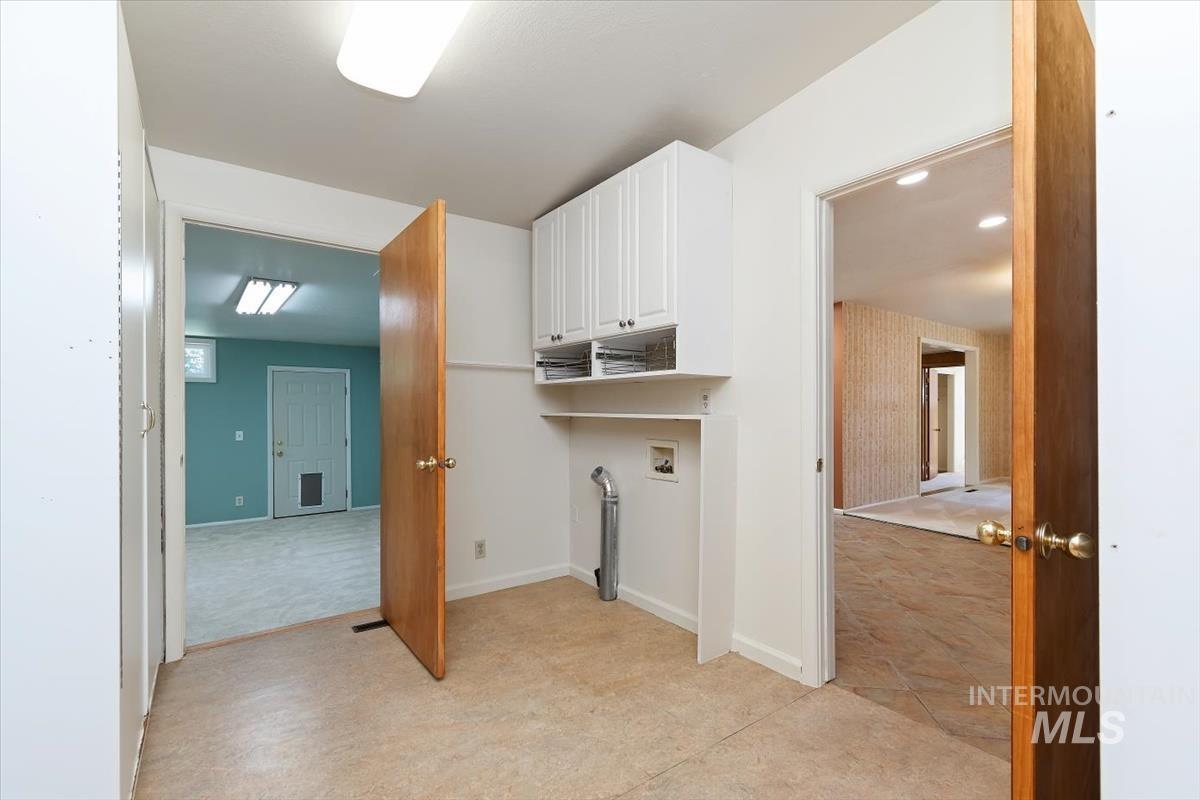 7634 W Cambridge Dr, Boise, Idaho 83704, 4 Bedrooms, 1.5 Bathrooms, Residential For Sale, Price $485,000,MLS 98992542