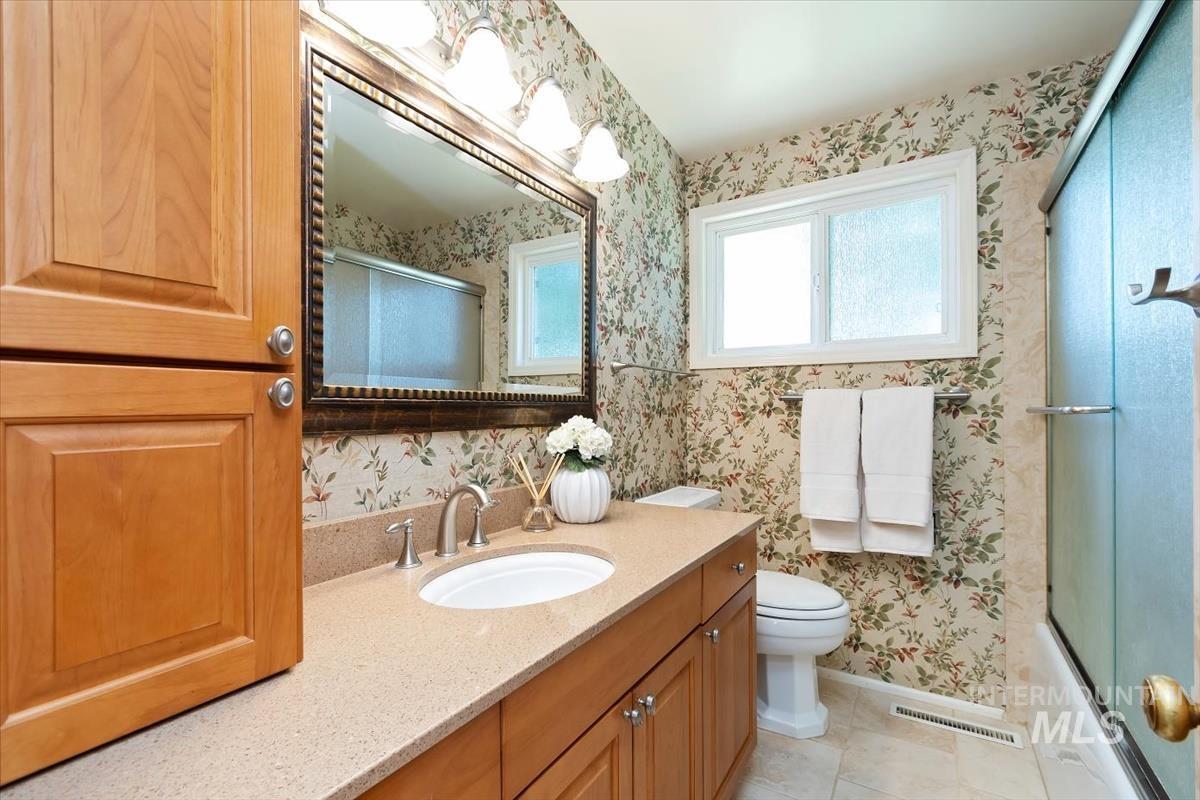7634 W Cambridge Dr, Boise, Idaho 83704, 4 Bedrooms, 1.5 Bathrooms, Residential For Sale, Price $485,000,MLS 98992542