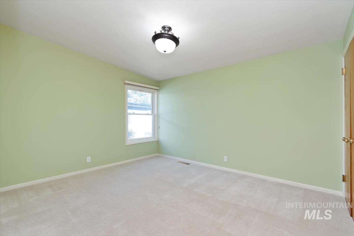7634 W Cambridge Dr, Boise, Idaho 83704, 4 Bedrooms, 1.5 Bathrooms, Residential For Sale, Price $485,000,MLS 98992542