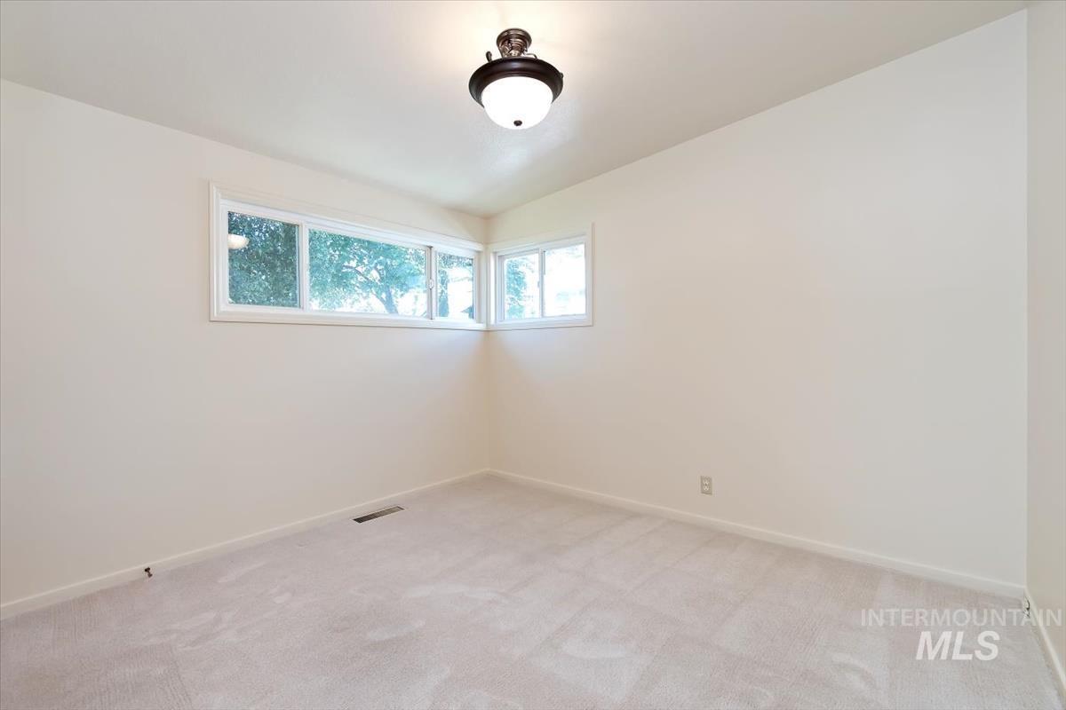 7634 W Cambridge Dr, Boise, Idaho 83704, 4 Bedrooms, 1.5 Bathrooms, Residential For Sale, Price $485,000,MLS 98992542
