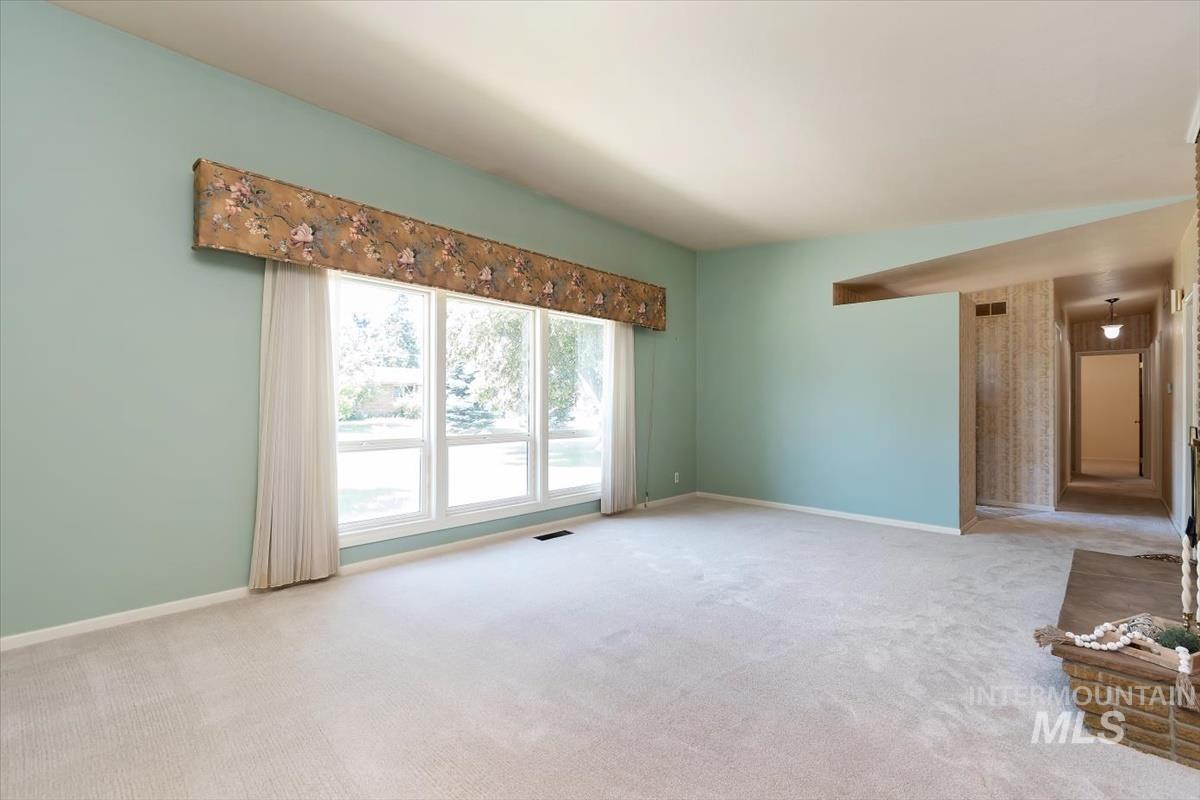 7634 W Cambridge Dr, Boise, Idaho 83704, 4 Bedrooms, 1.5 Bathrooms, Residential For Sale, Price $485,000,MLS 98992542