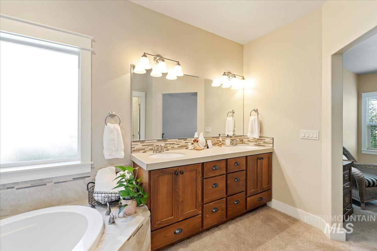 12306 S Carriage Hill Way, Nampa, Idaho 83686, 3 Bedrooms, 2 Bathrooms, Residential For Sale, Price $560,000,MLS 98992543