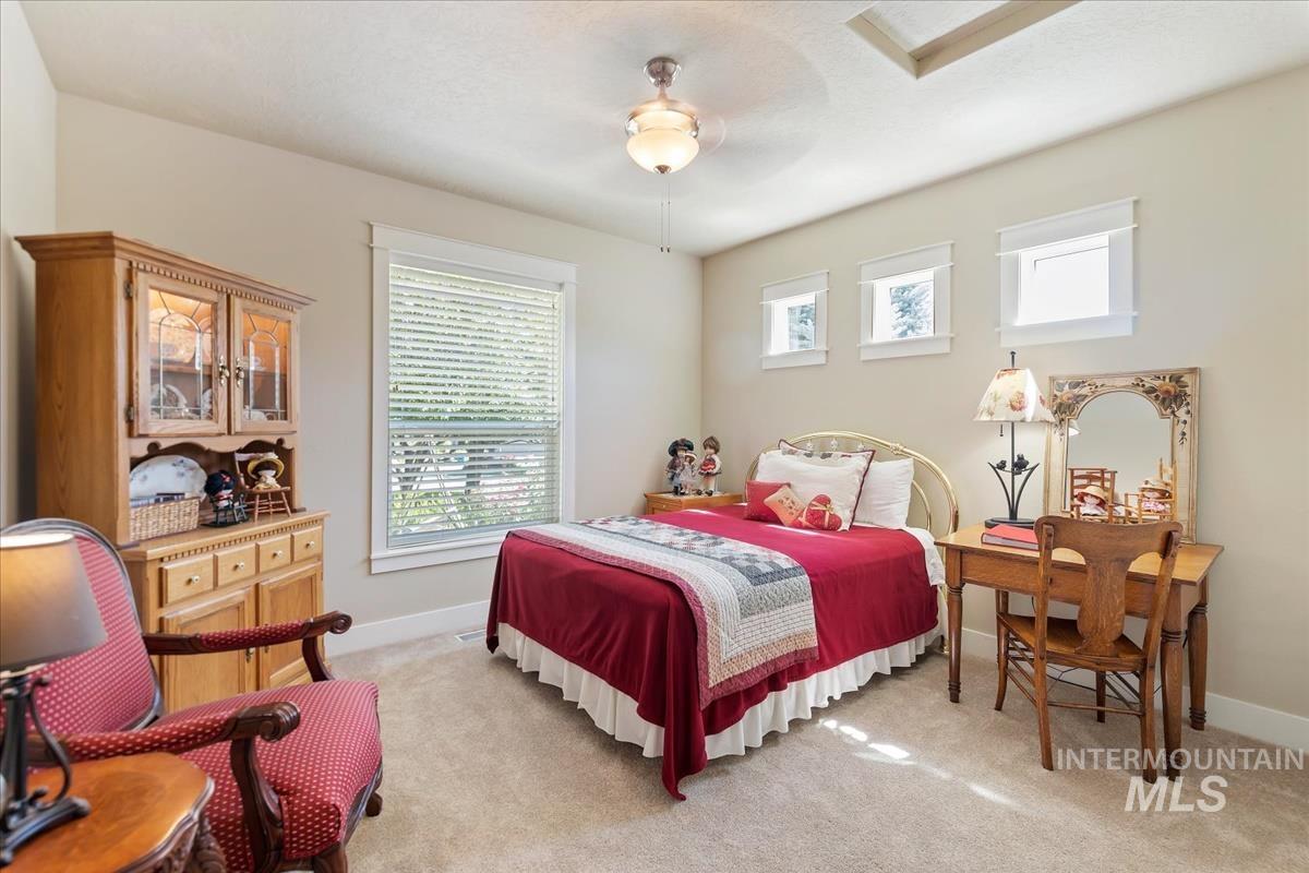 12306 S Carriage Hill Way, Nampa, Idaho 83686, 3 Bedrooms, 2 Bathrooms, Residential For Sale, Price $560,000,MLS 98992543