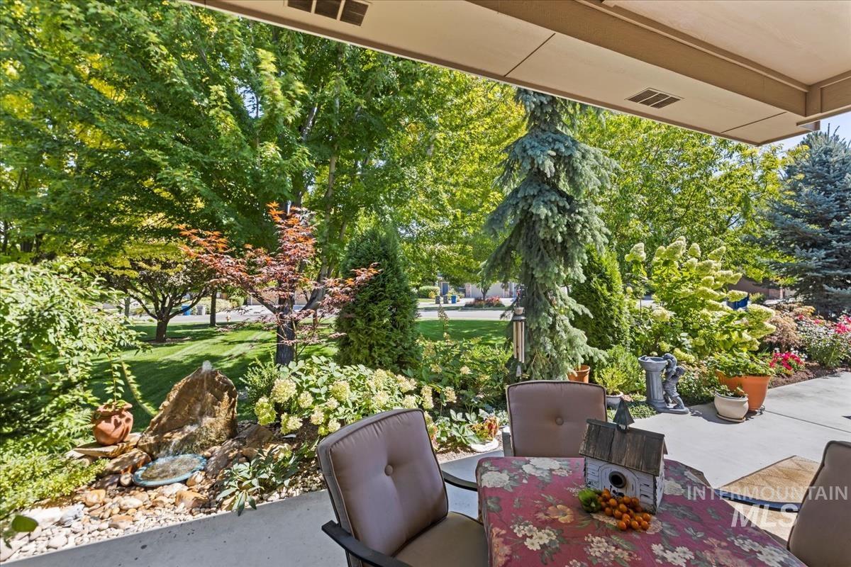12306 S Carriage Hill Way, Nampa, Idaho 83686, 3 Bedrooms, 2 Bathrooms, Residential For Sale, Price $560,000,MLS 98992543