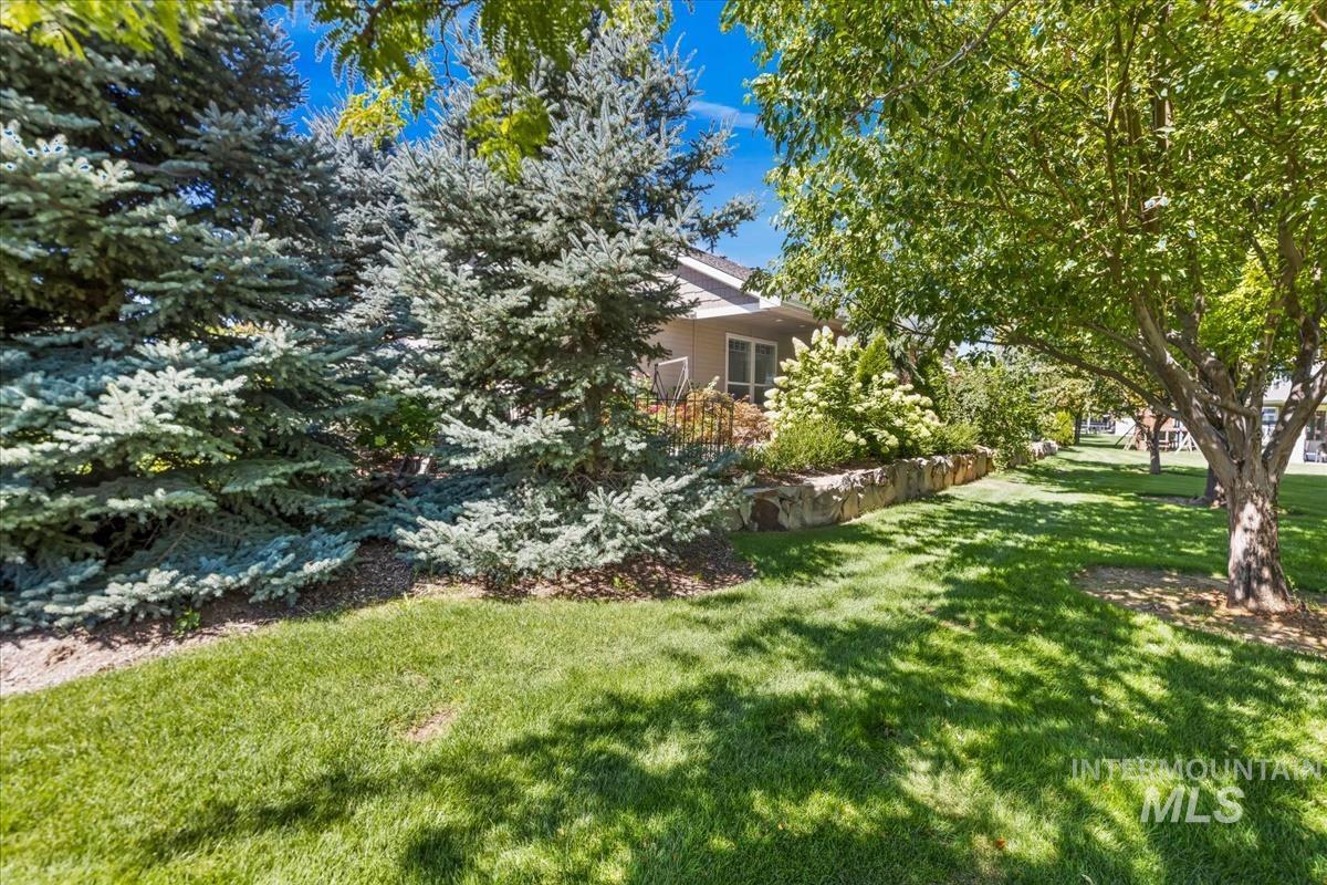 12306 S Carriage Hill Way, Nampa, Idaho 83686, 3 Bedrooms, 2 Bathrooms, Residential For Sale, Price $560,000,MLS 98992543