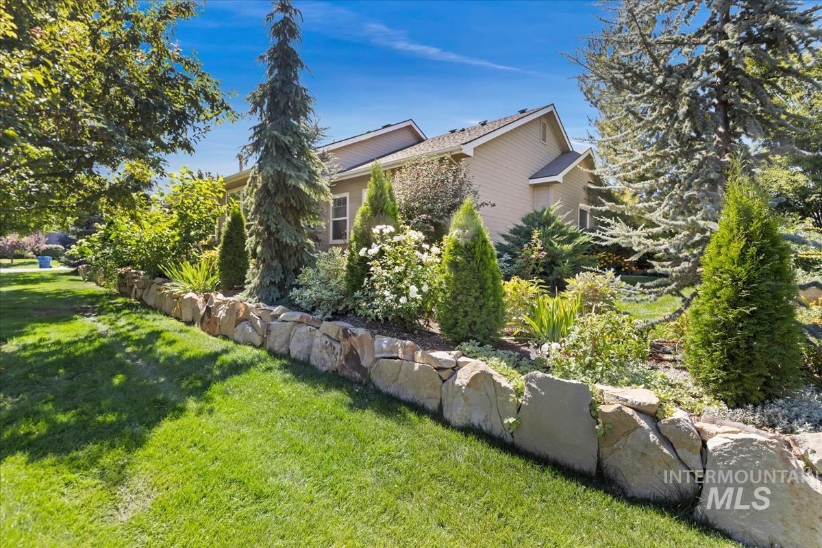 12306 S Carriage Hill Way, Nampa, Idaho 83686, 3 Bedrooms, 2 Bathrooms, Residential For Sale, Price $560,000,MLS 98992543