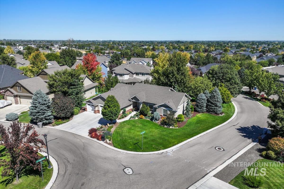 12306 S Carriage Hill Way, Nampa, Idaho 83686, 3 Bedrooms, 2 Bathrooms, Residential For Sale, Price $560,000,MLS 98992543
