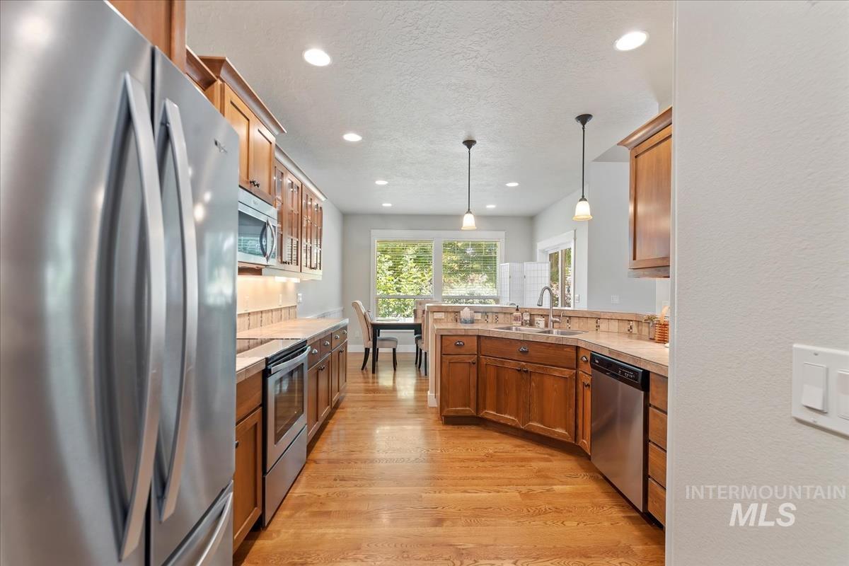 12306 S Carriage Hill Way, Nampa, Idaho 83686, 3 Bedrooms, 2 Bathrooms, Residential For Sale, Price $560,000,MLS 98992543