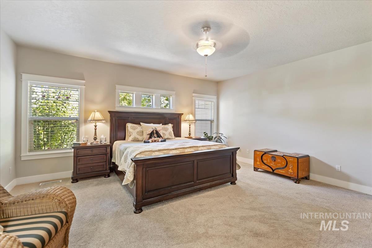 12306 S Carriage Hill Way, Nampa, Idaho 83686, 3 Bedrooms, 2 Bathrooms, Residential For Sale, Price $560,000,MLS 98992543