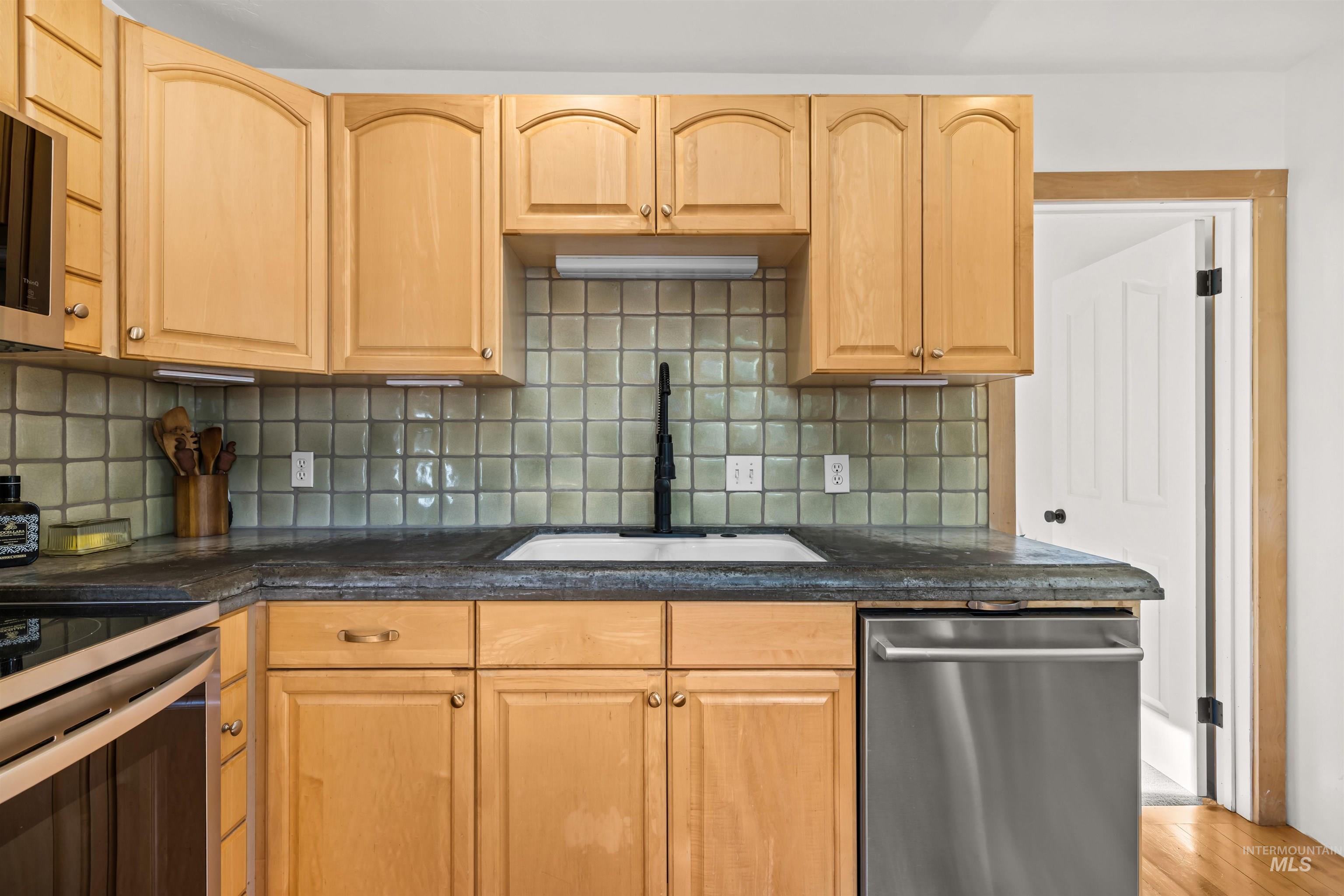 111 N Aspen Drive, Hailey, Idaho 83333, 4 Bedrooms, 2 Bathrooms, Residential For Sale, Price $995,000, 98992545