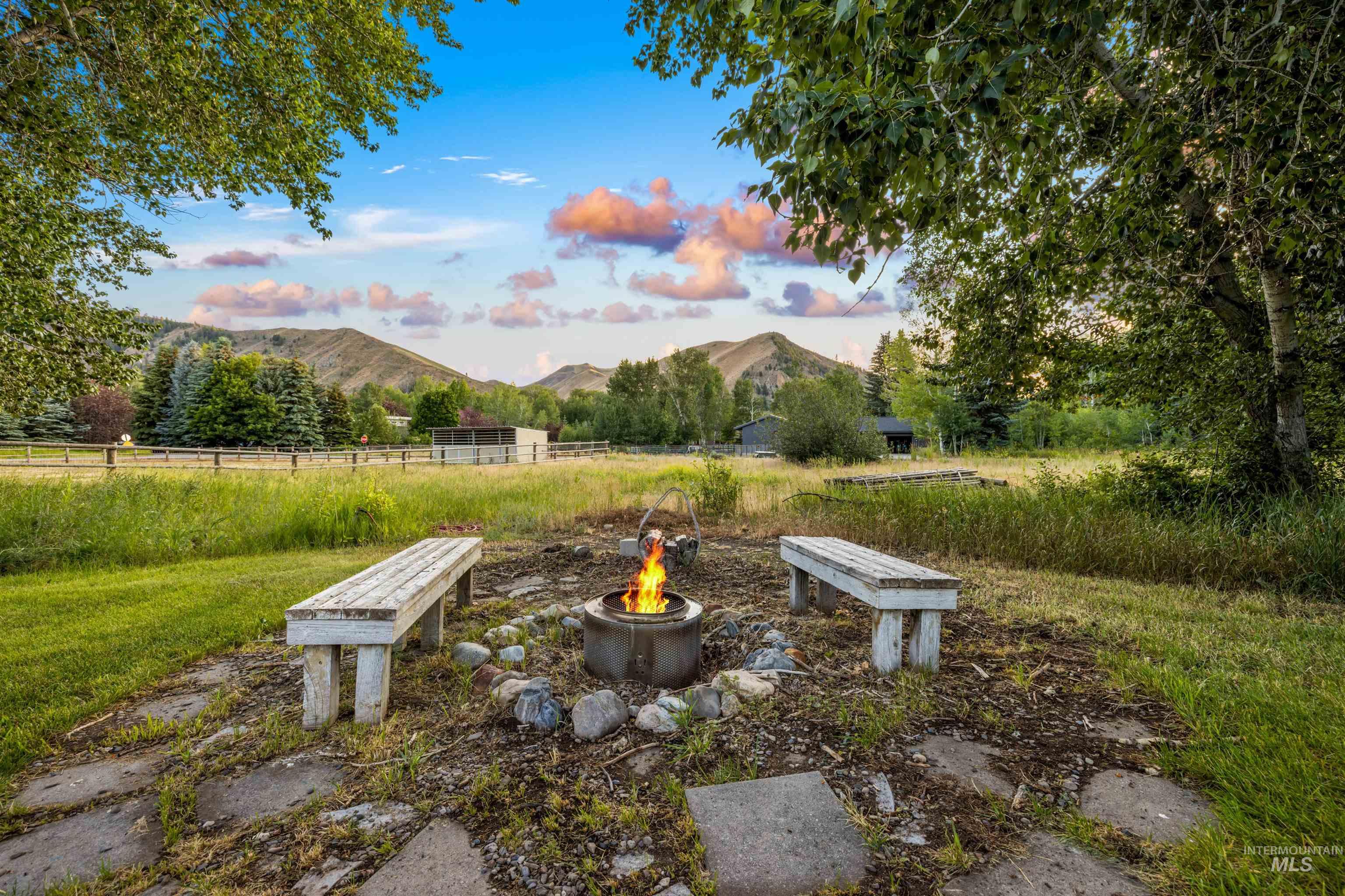 111 N Aspen Drive, Hailey, Idaho 83333, 4 Bedrooms, 2 Bathrooms, Residential For Sale, Price $995,000, 98992545