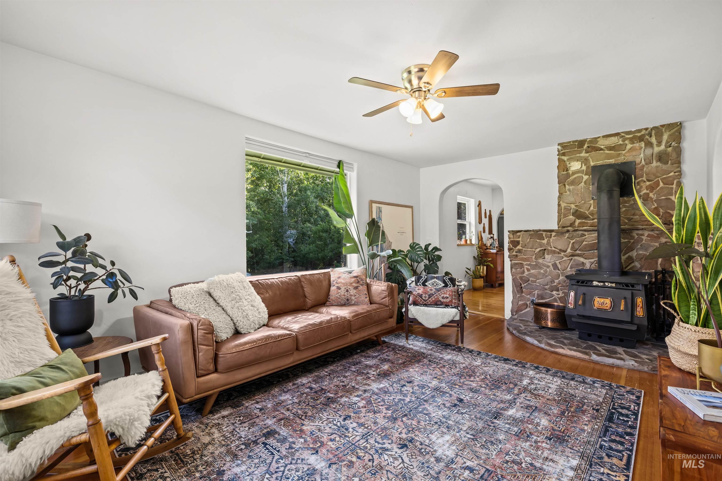111 N Aspen Drive, Hailey, Idaho 83333, 4 Bedrooms, 2 Bathrooms, Residential For Sale, Price $995,000, 98992545