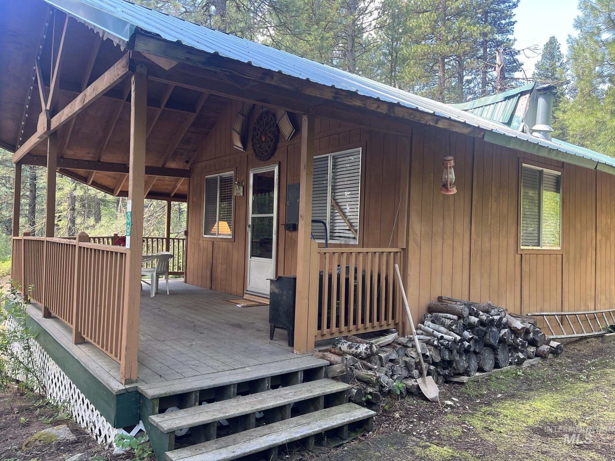 39 Mayflower Mine Rd, Placerville, Idaho 83666, 2 Bedrooms, 1 Bathroom, Residential For Sale, Price $237,500, 98992550