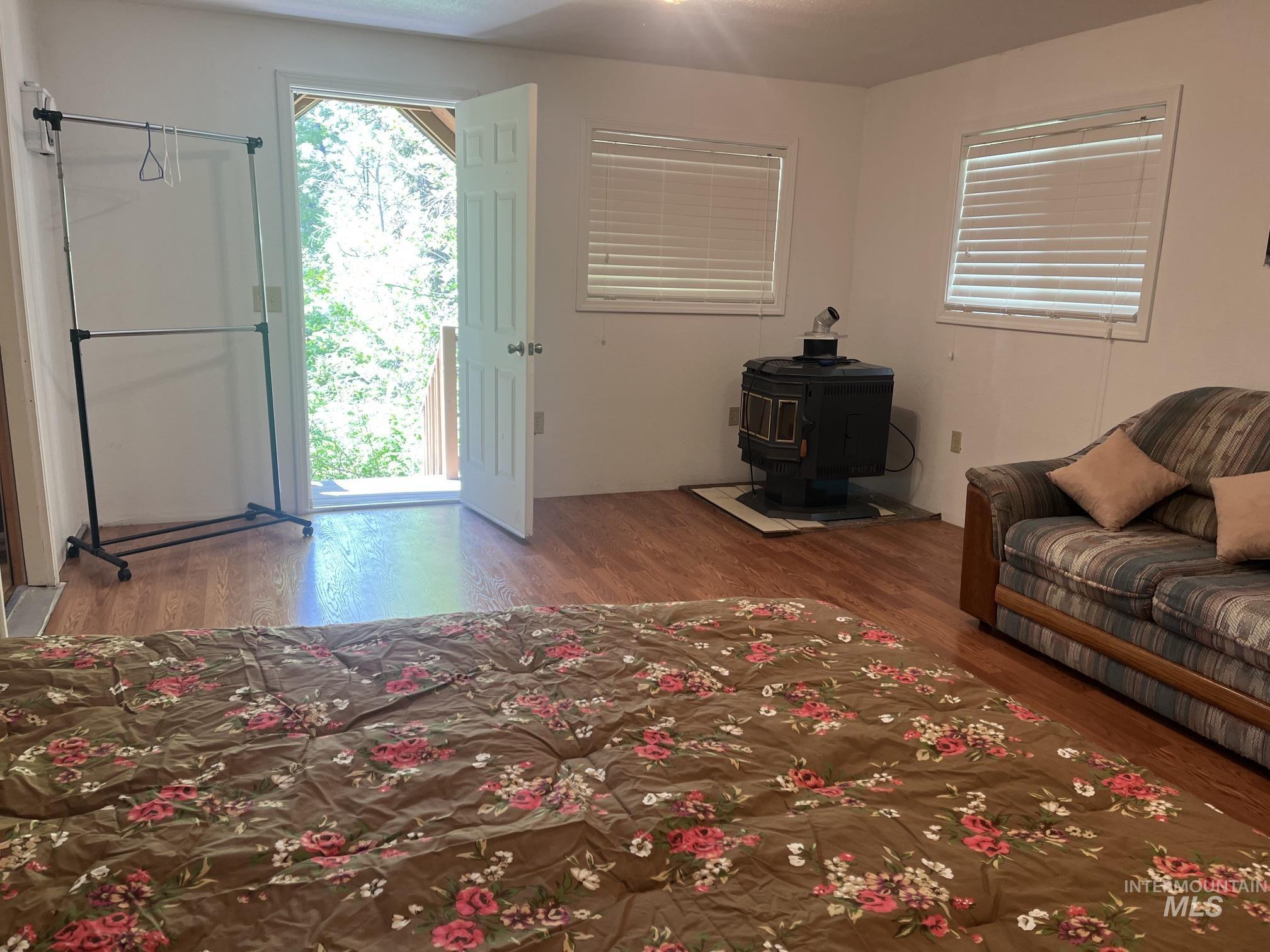 39 Mayflower Mine Rd, Placerville, Idaho 83666, 2 Bedrooms, 1 Bathroom, Residential For Sale, Price $237,500, 98992550