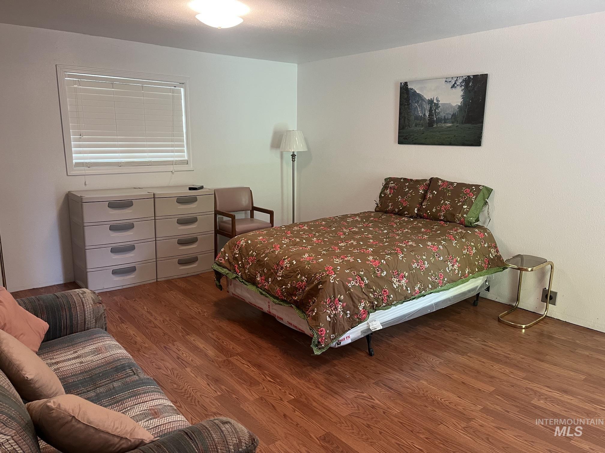 39 Mayflower Mine Rd, Placerville, Idaho 83666, 2 Bedrooms, 1 Bathroom, Residential For Sale, Price $237,500, 98992550