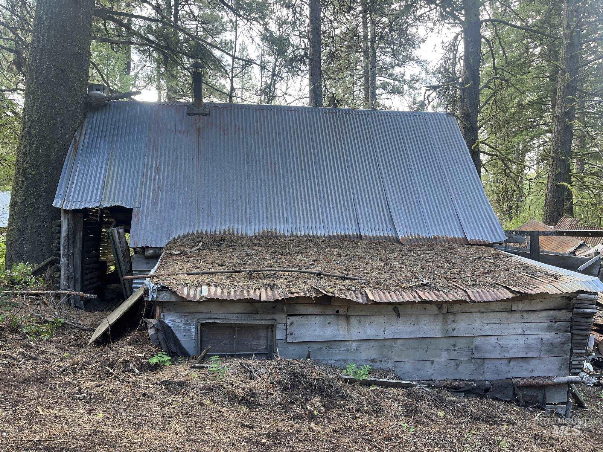 39 Mayflower Mine Rd, Placerville, Idaho 83666, 2 Bedrooms, 1 Bathroom, Residential For Sale, Price $237,500, 98992550