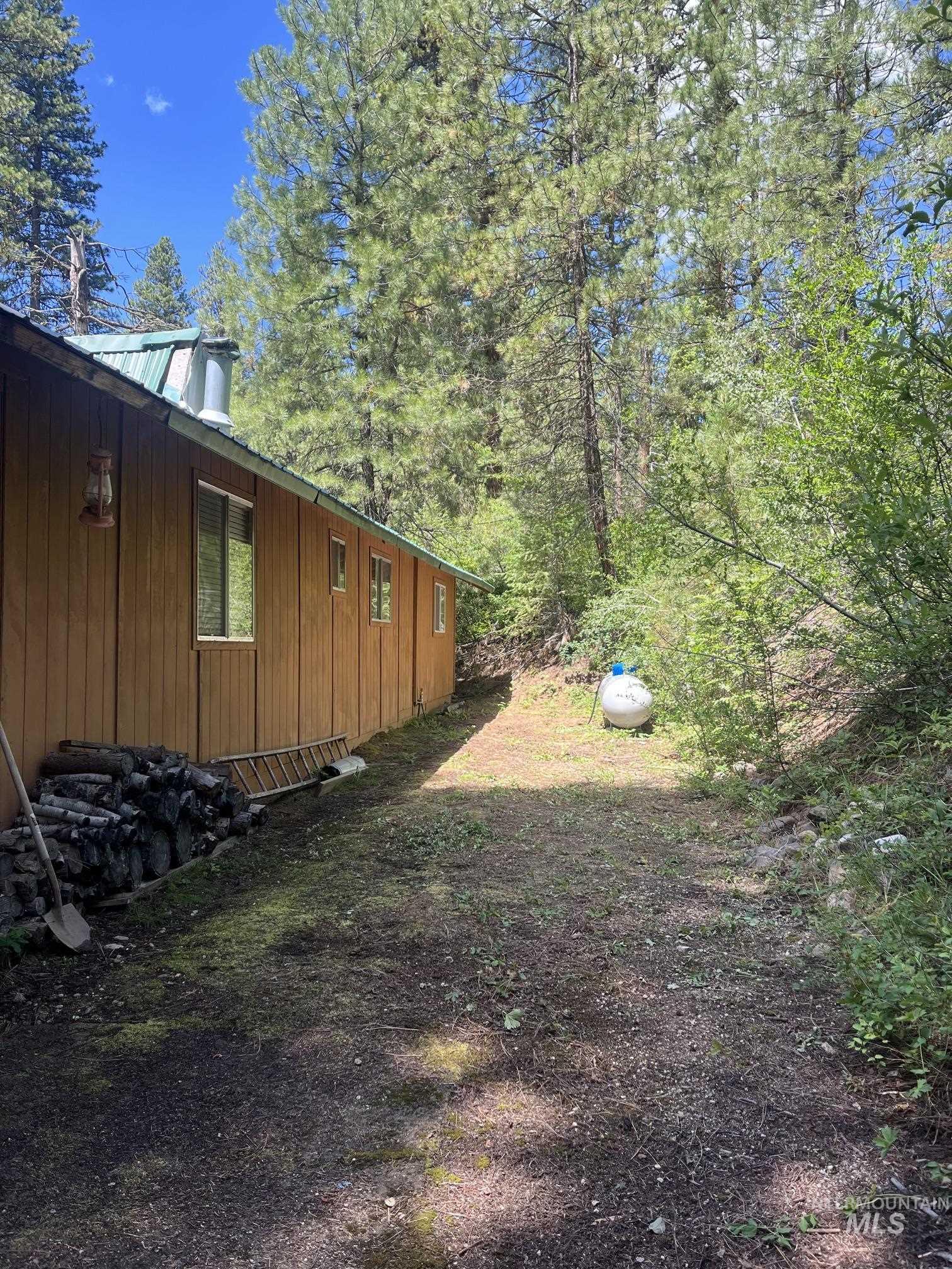 39 Mayflower Mine Rd, Placerville, Idaho 83666, 2 Bedrooms, 1 Bathroom, Residential For Sale, Price $237,500, 98992550
