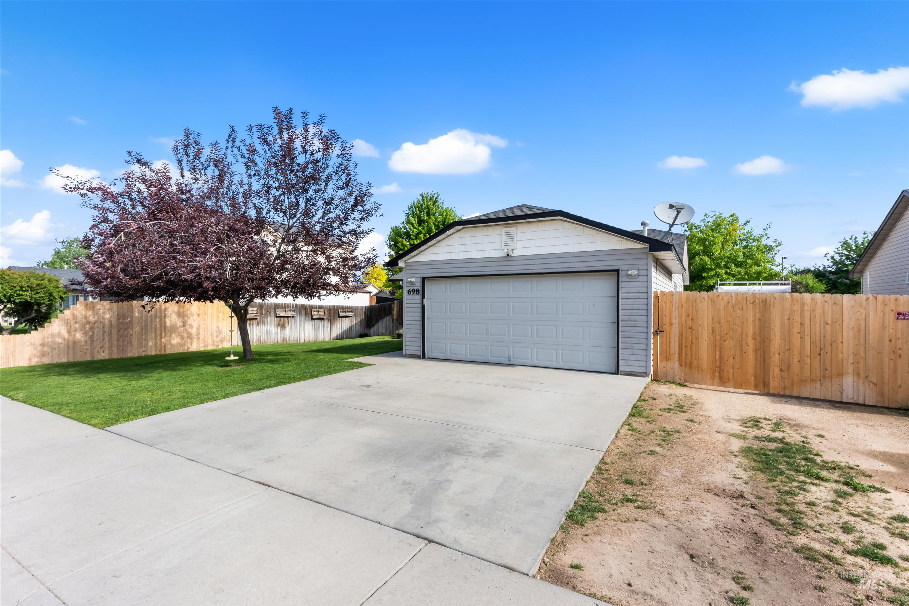 698 E Great Bear Street, Kuna, Idaho 83634, 3 Bedrooms, 2 Bathrooms, Residential For Sale, Price $365,000, 98992556