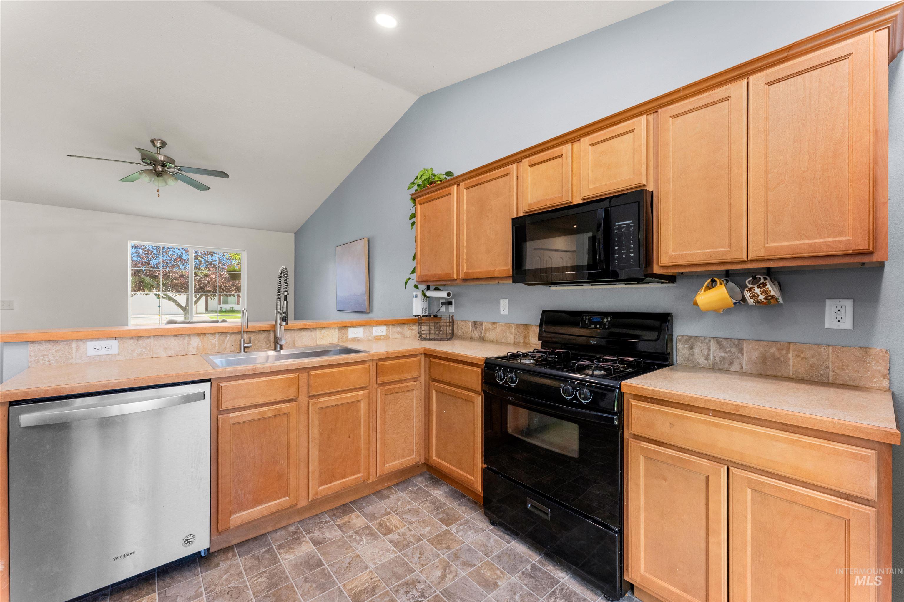 698 E Great Bear Street, Kuna, Idaho 83634, 3 Bedrooms, 2 Bathrooms, Residential For Sale, Price $365,000, 98992556
