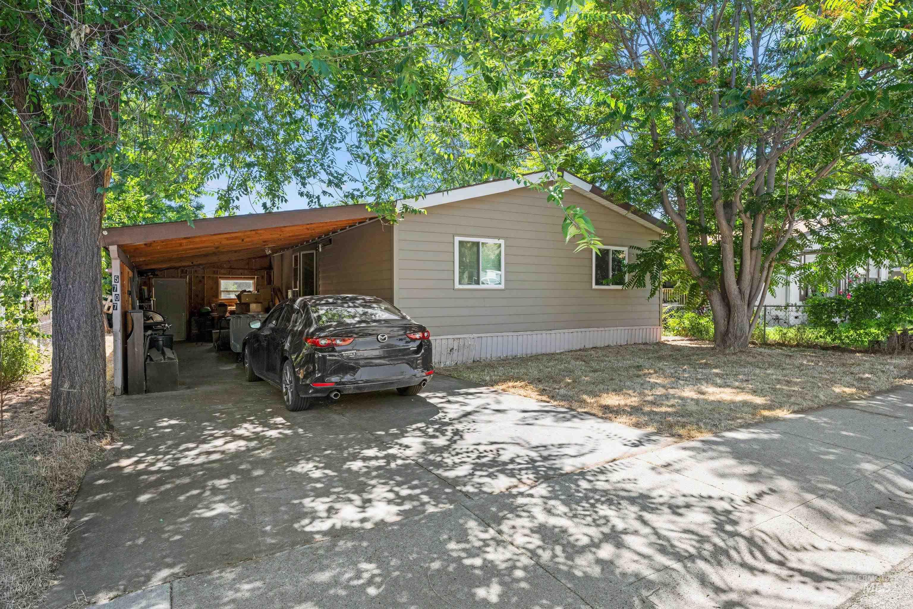 5707 E Mineral Drive, Boise, Idaho 83716, 3 Bedrooms, 2 Bathrooms, Residential For Sale, Price $199,900, 98992559