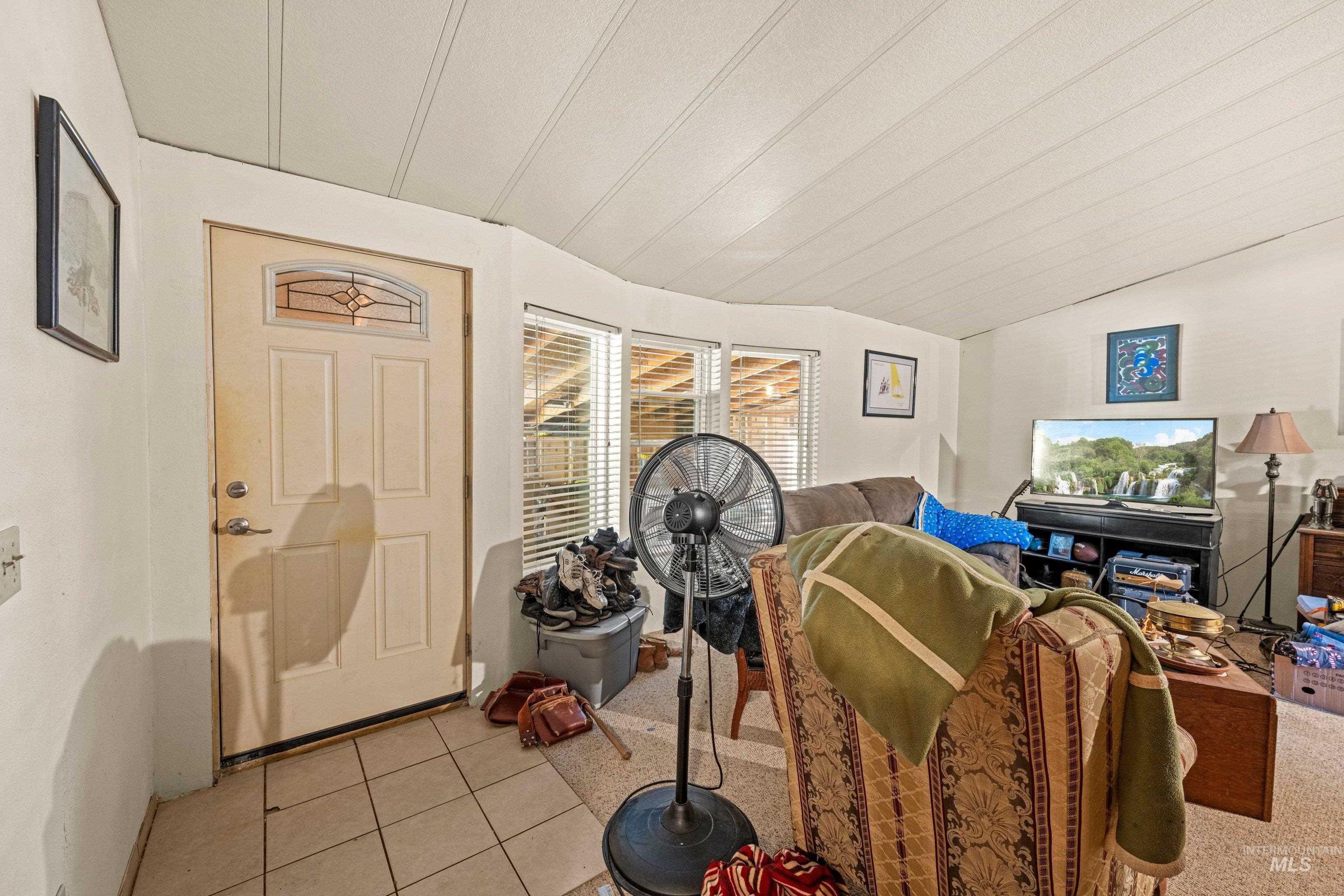 5707 E Mineral Drive, Boise, Idaho 83716, 3 Bedrooms, 2 Bathrooms, Residential For Sale, Price $199,900, 98992559