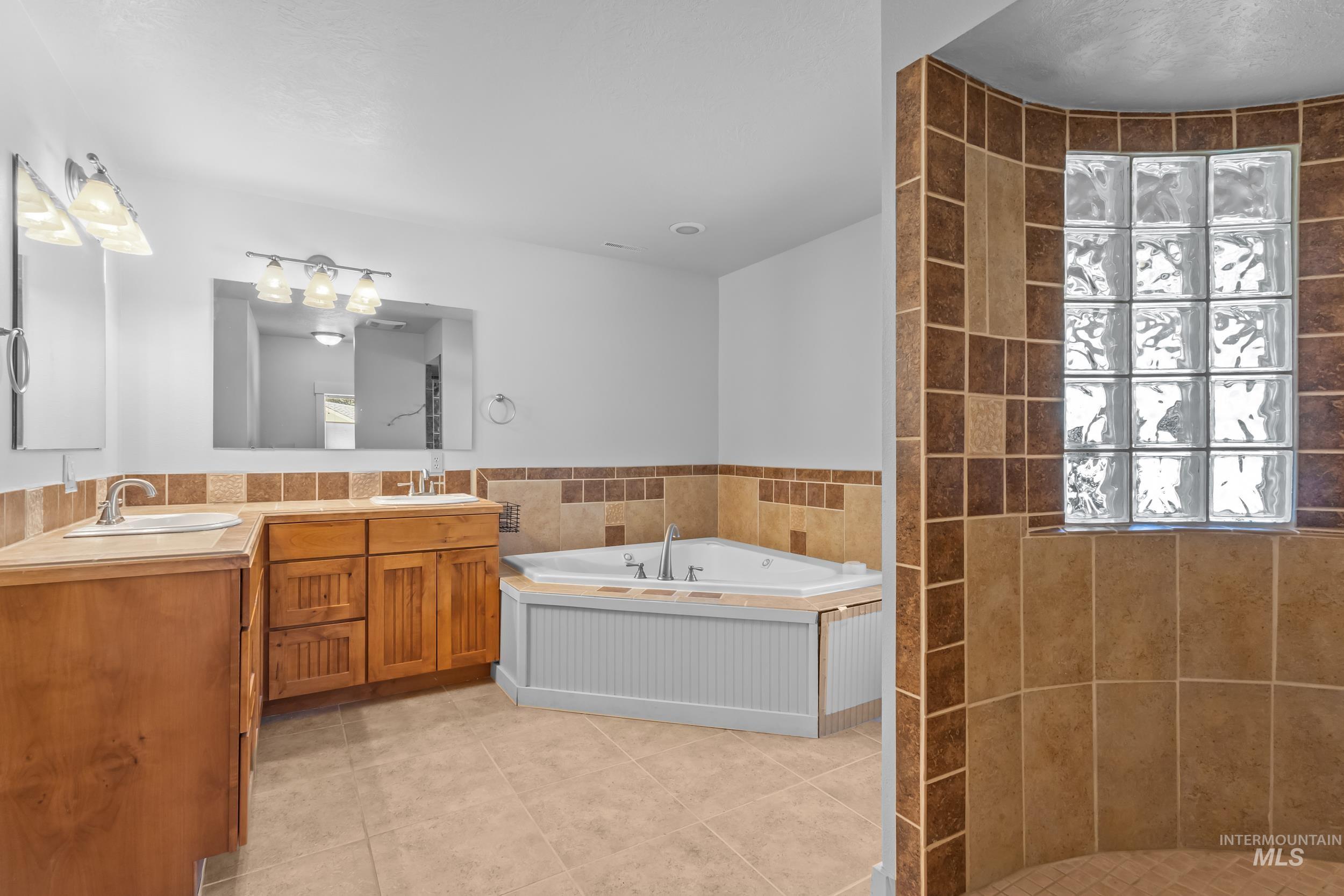 14 White Mesa, Banks, Idaho 83602, 4 Bedrooms, 5 Bathrooms, Residential For Sale, Price $1,650,000,MLS 98992561